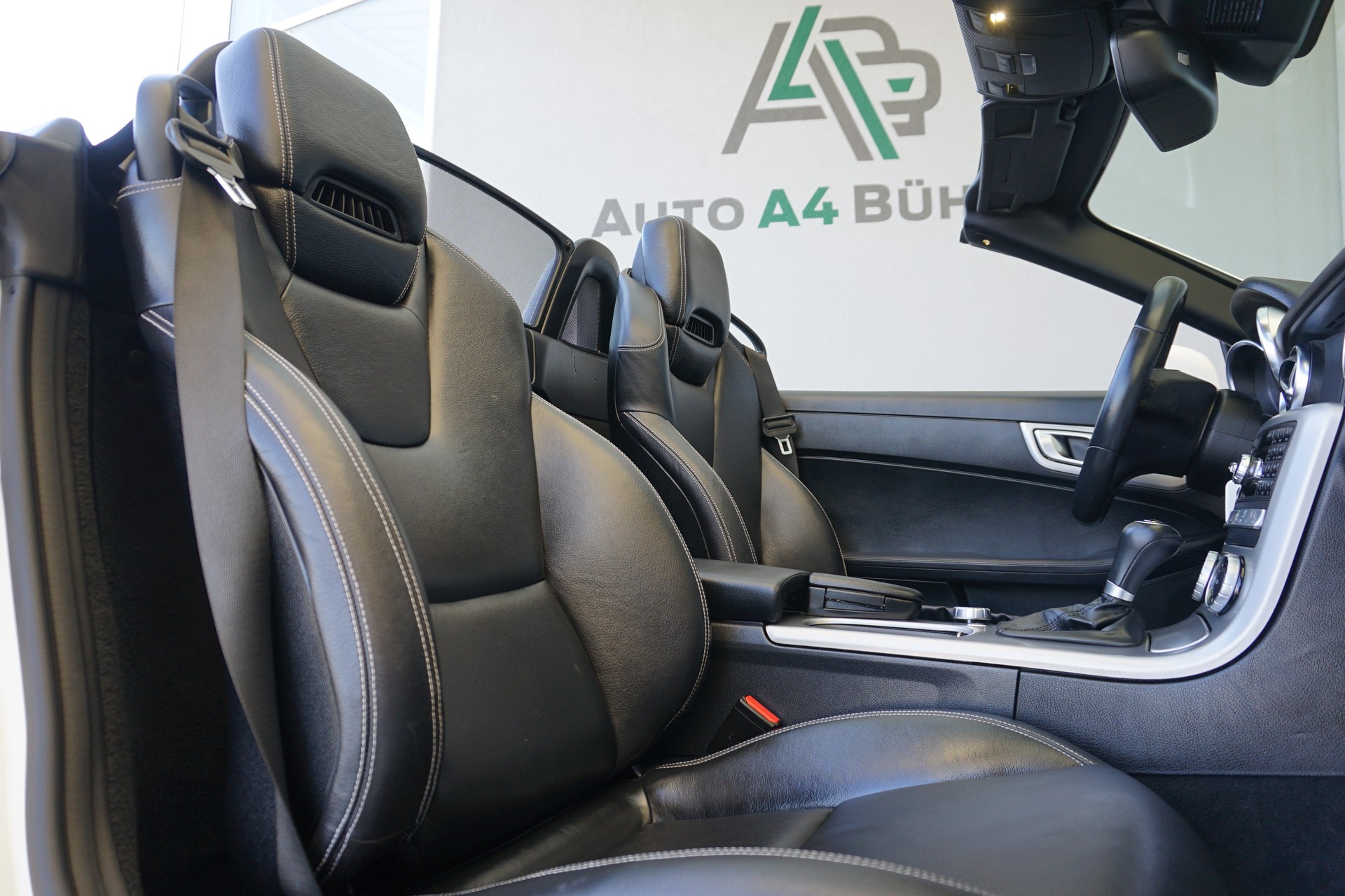 MERCEDES-BENZ SLK 200-image-26