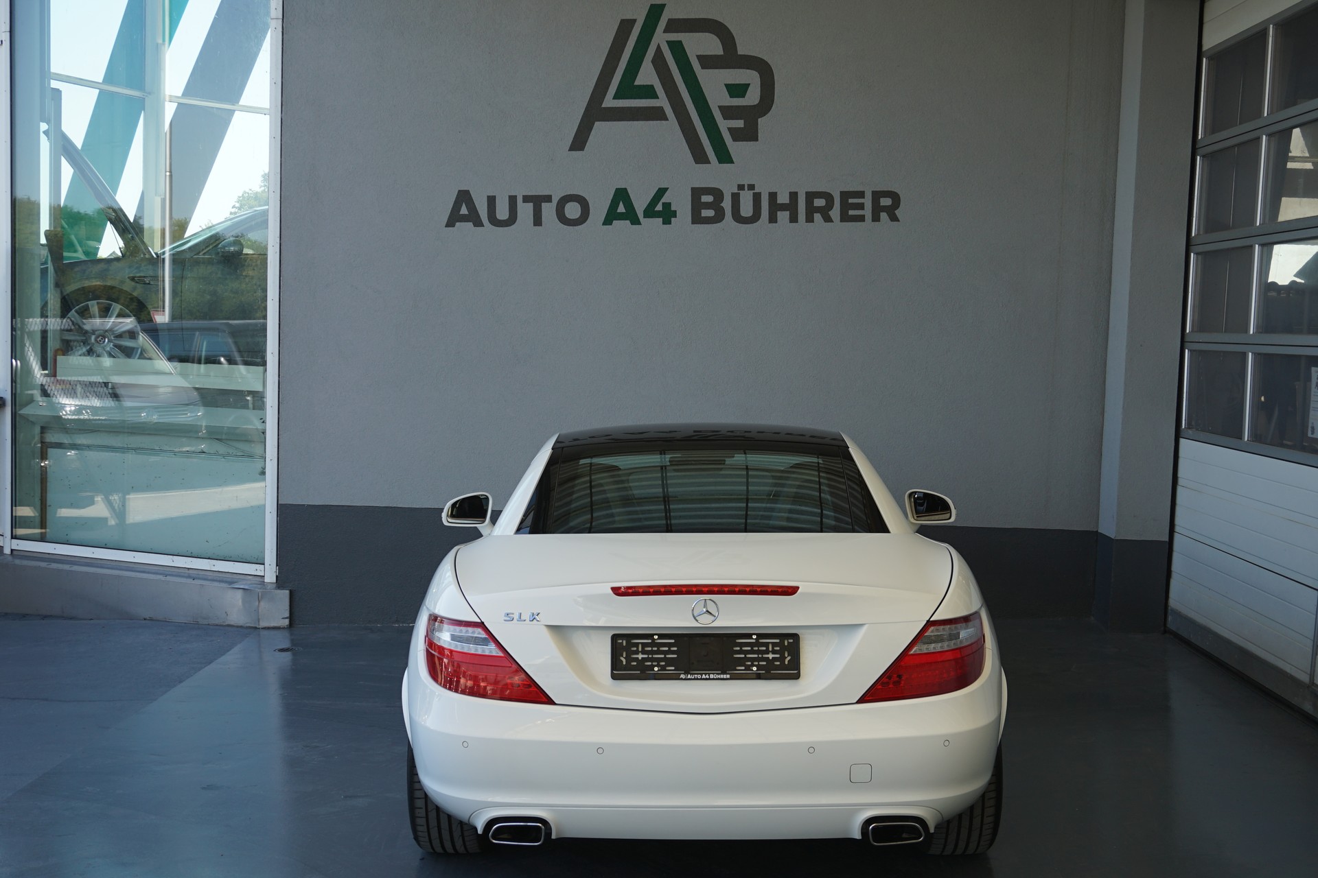 MERCEDES-BENZ SLK 200-image-17
