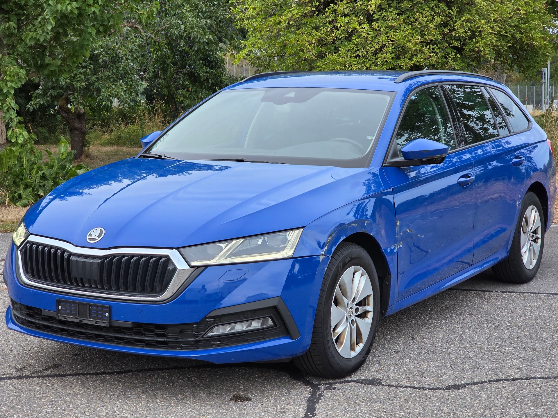 SKODA Octavia Combi 2.0 TDI DSG Ambition-image-0