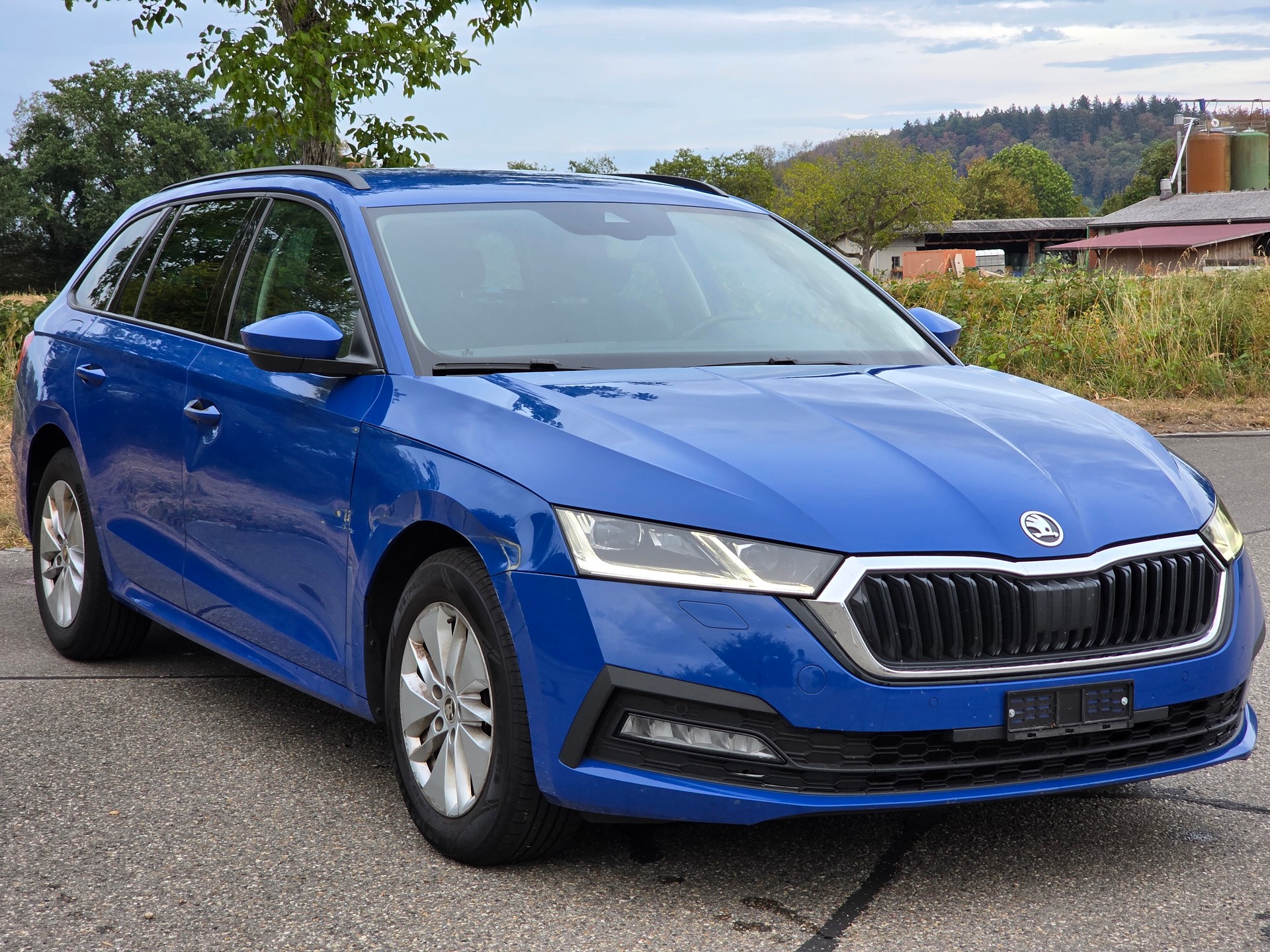 SKODA Octavia Combi 2.0 TDI DSG Ambition-image-2