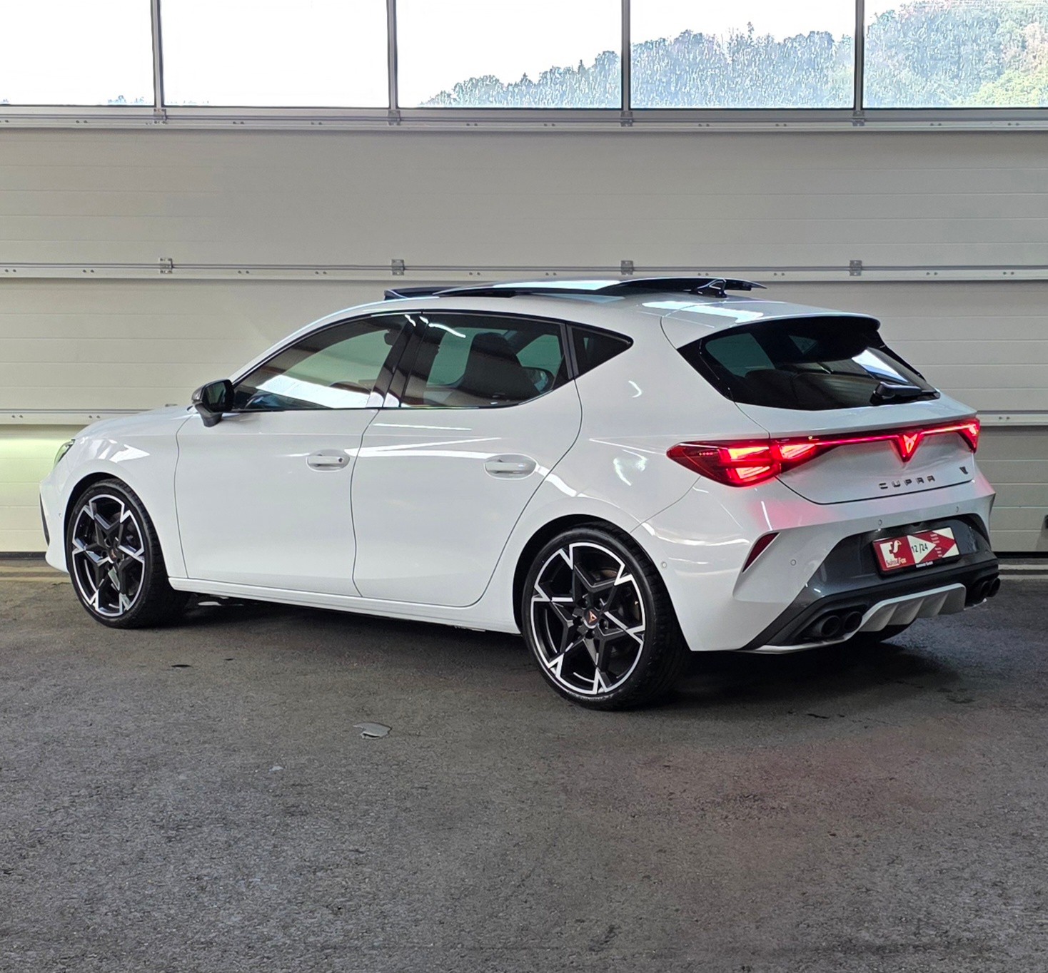 CUPRA LEON 2.0 TSI VZ DSG *Sitz-&Lenkradheizung*ACC&Spurhalteassistent*Rückfahrkamers*Sennheiser-Soundanlage*-image-2