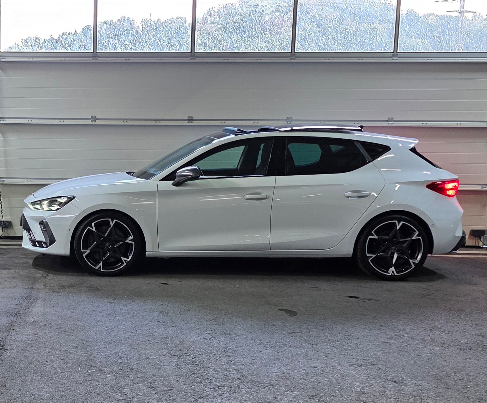 CUPRA LEON 2.0 TSI VZ DSG *Sitz-&Lenkradheizung*ACC&Spurhalteassistent*Rückfahrkamers*Sennheiser-Soundanlage*-image-1