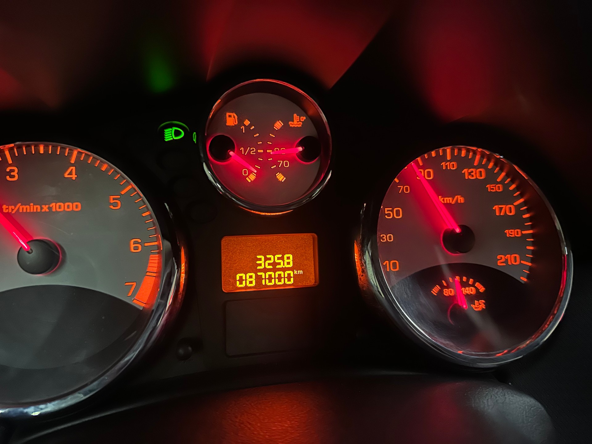 PEUGEOT 207 1.6 16V Turbo GT 150-image-4