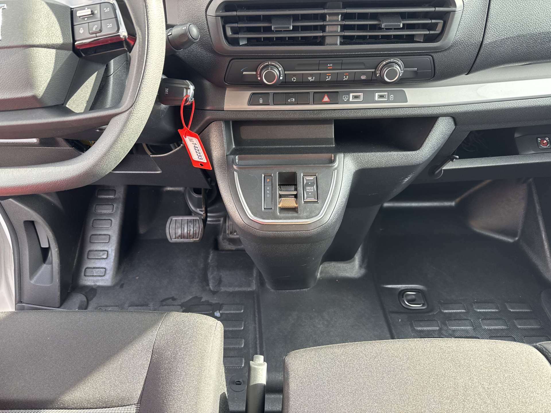 FIAT Scudo 2.0 BlueHDi L3 3-Plätzer EAT-Automat-image-11