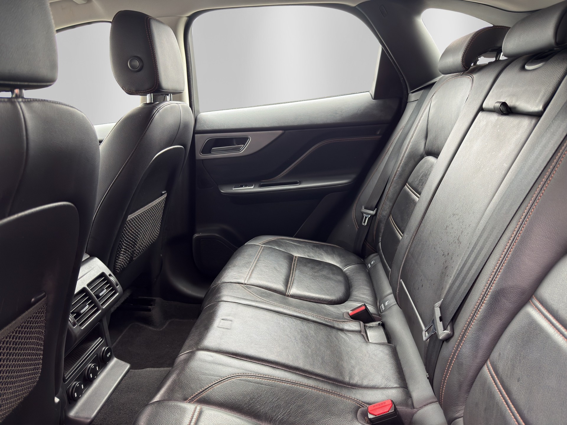 JAGUAR F-Pace 3.0 TD Prestige AWD Automatik-image-13