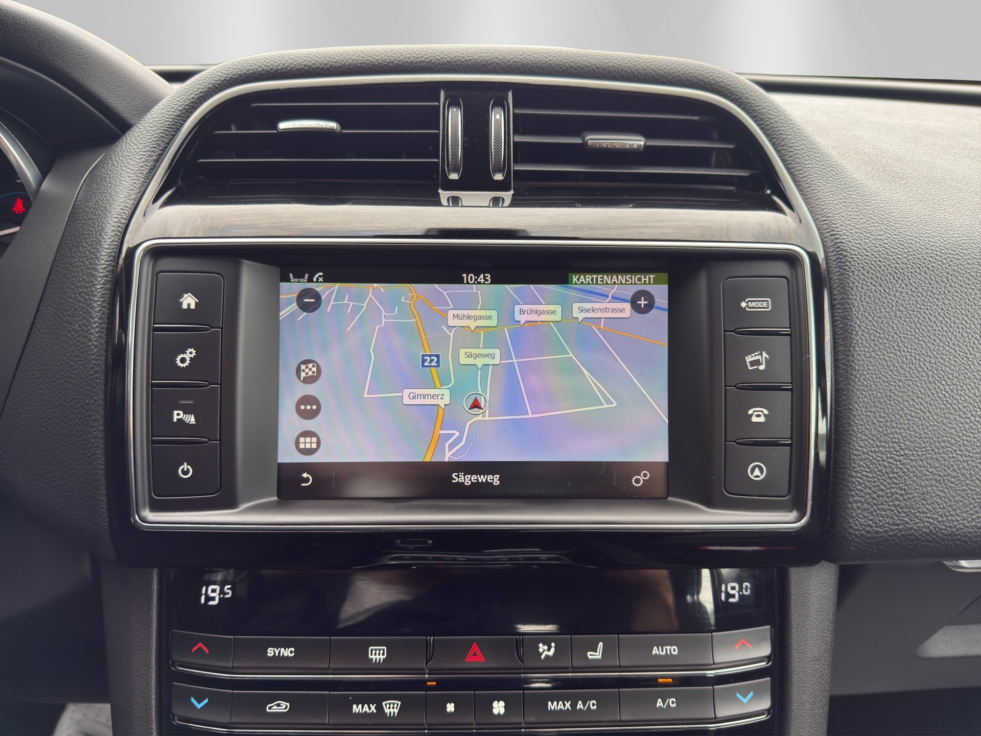 JAGUAR F-Pace 3.0 TD Prestige AWD Automatik-image-10