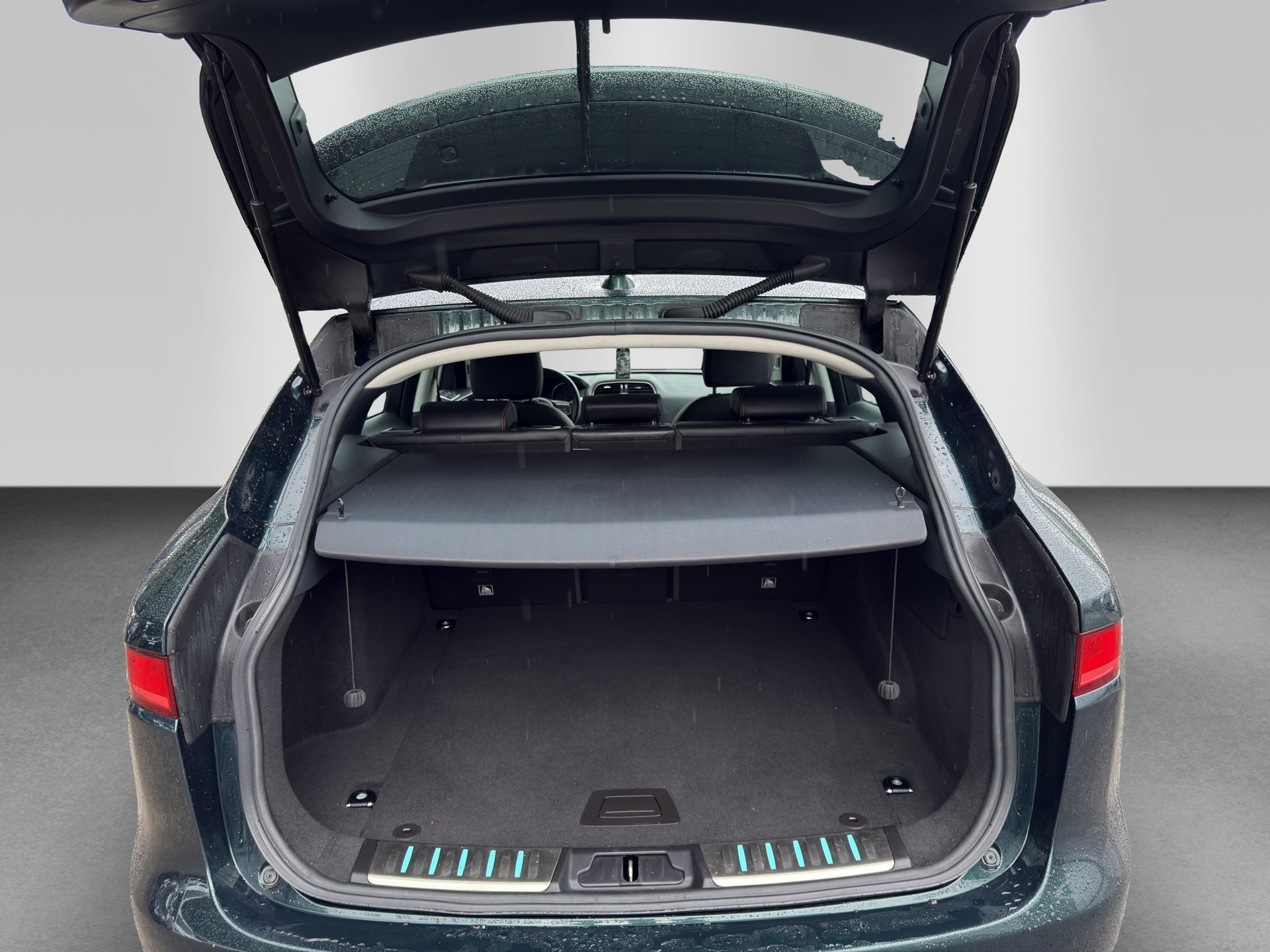 JAGUAR F-Pace 3.0 TD Prestige AWD Automatik-image-15