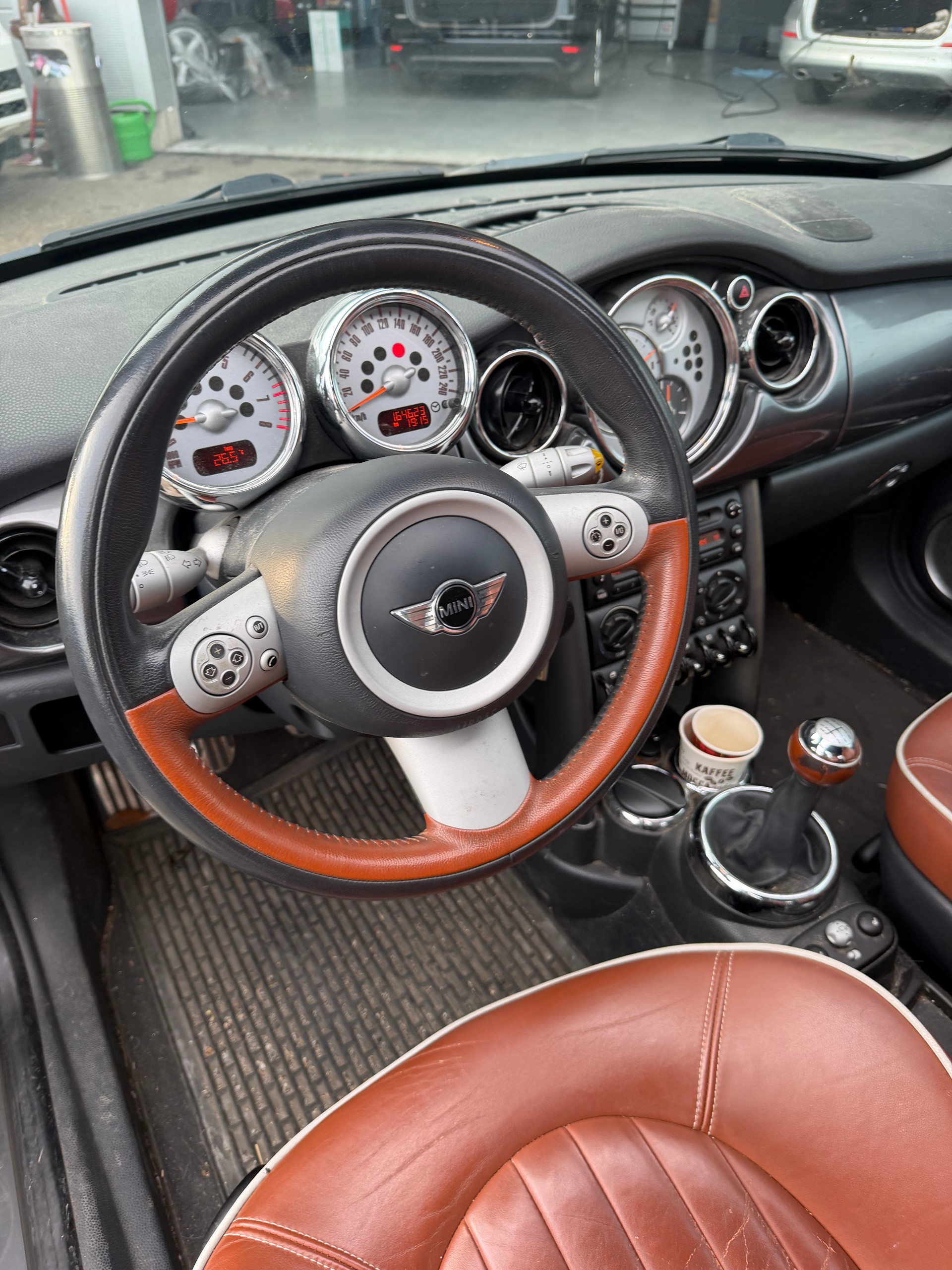 MINI Cooper S Cabriolet-image-6