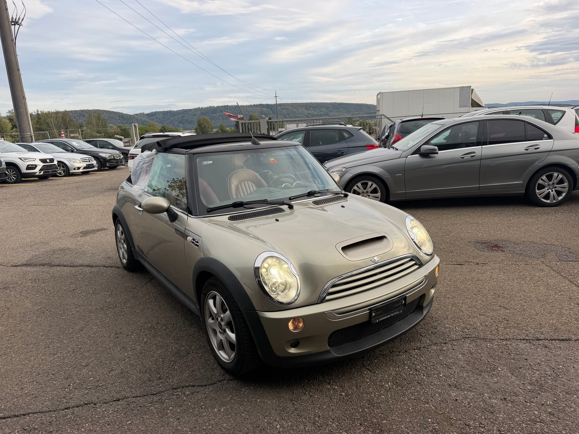 MINI Cooper S Cabriolet-image-1