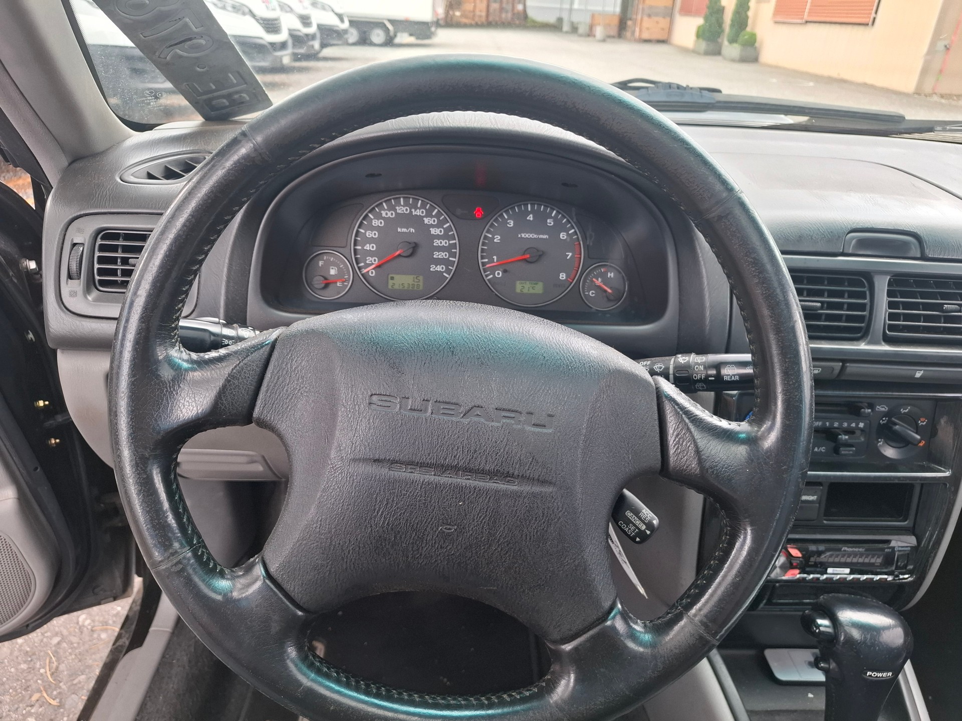 SUBARU Forester 2.0 Turbo Club Automatic-image-13