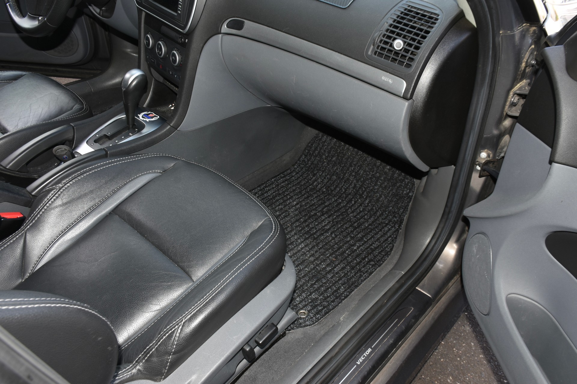 SAAB 9-3 2.0 (1.8t) Vector-image-5