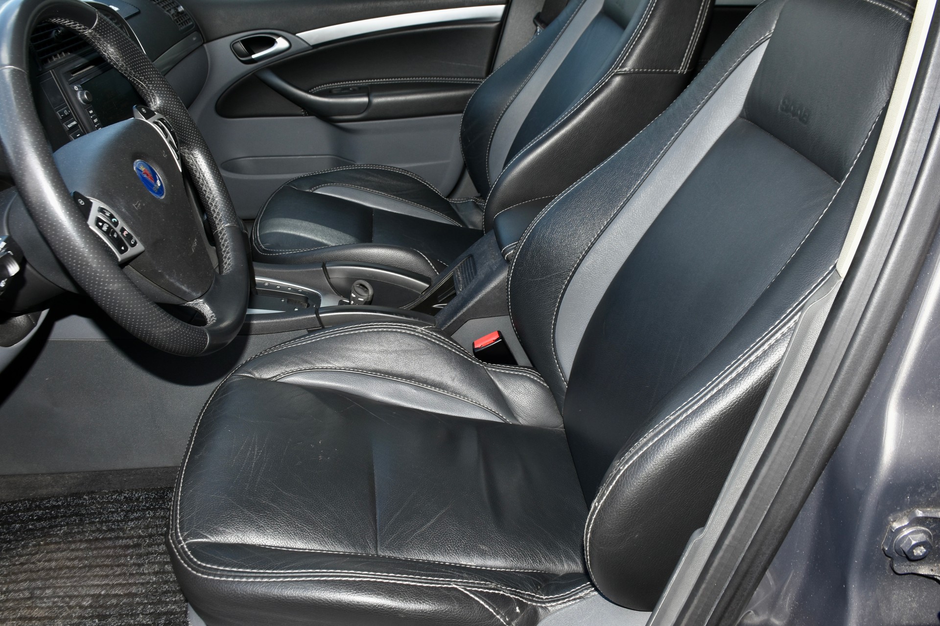 SAAB 9-3 2.0 (1.8t) Vector-image-2