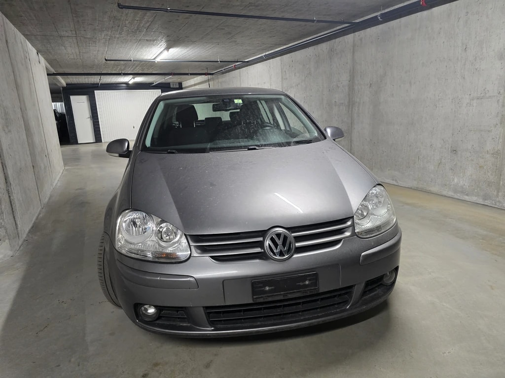 VW Golf 2.0 TDI Sportline 4Motion-image-1