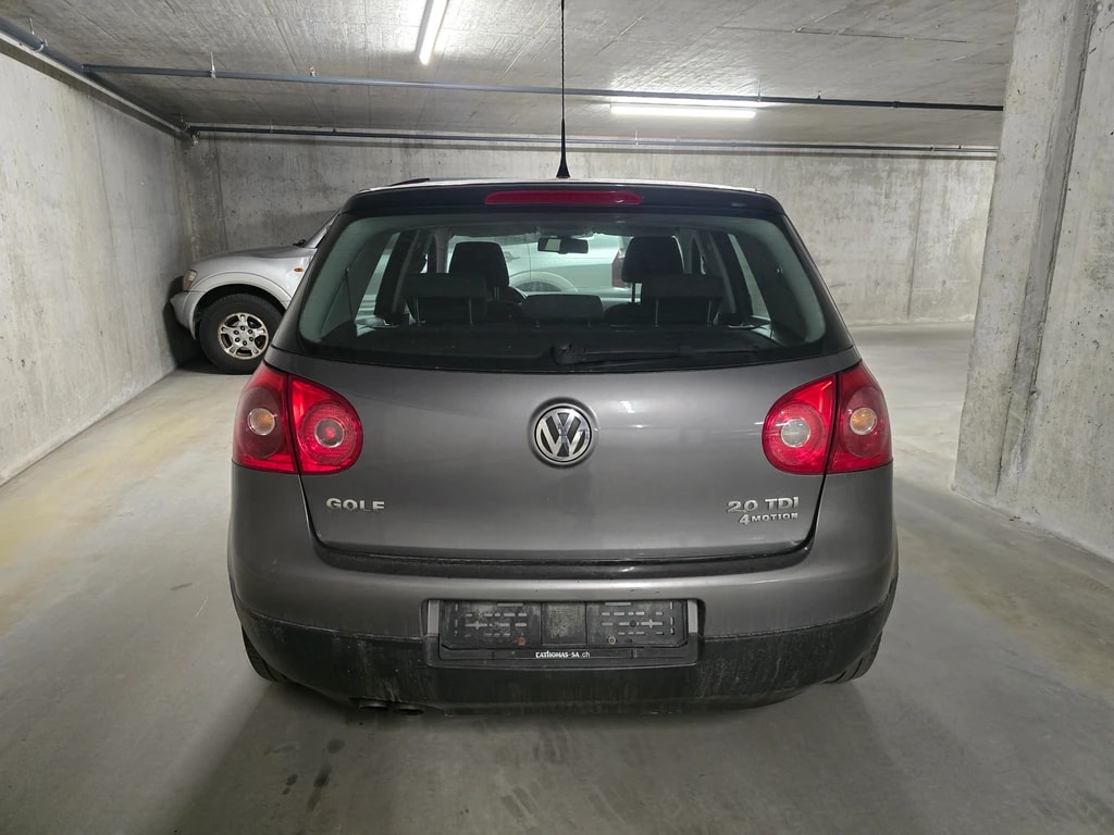 VW Golf 2.0 TDI Sportline 4Motion-image-4