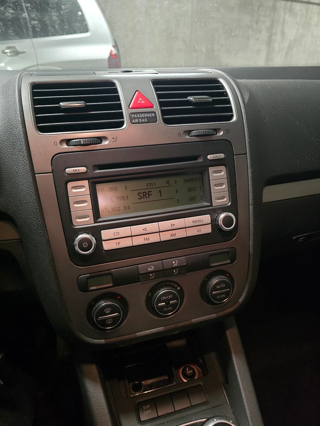 VW Golf 2.0 TDI Sportline 4Motion-image-11