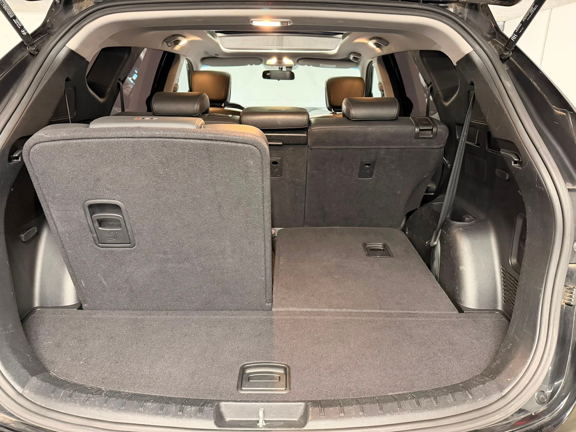 HYUNDAI Santa Fe 2.2 CRDI Style 4WD Automatic-image-12