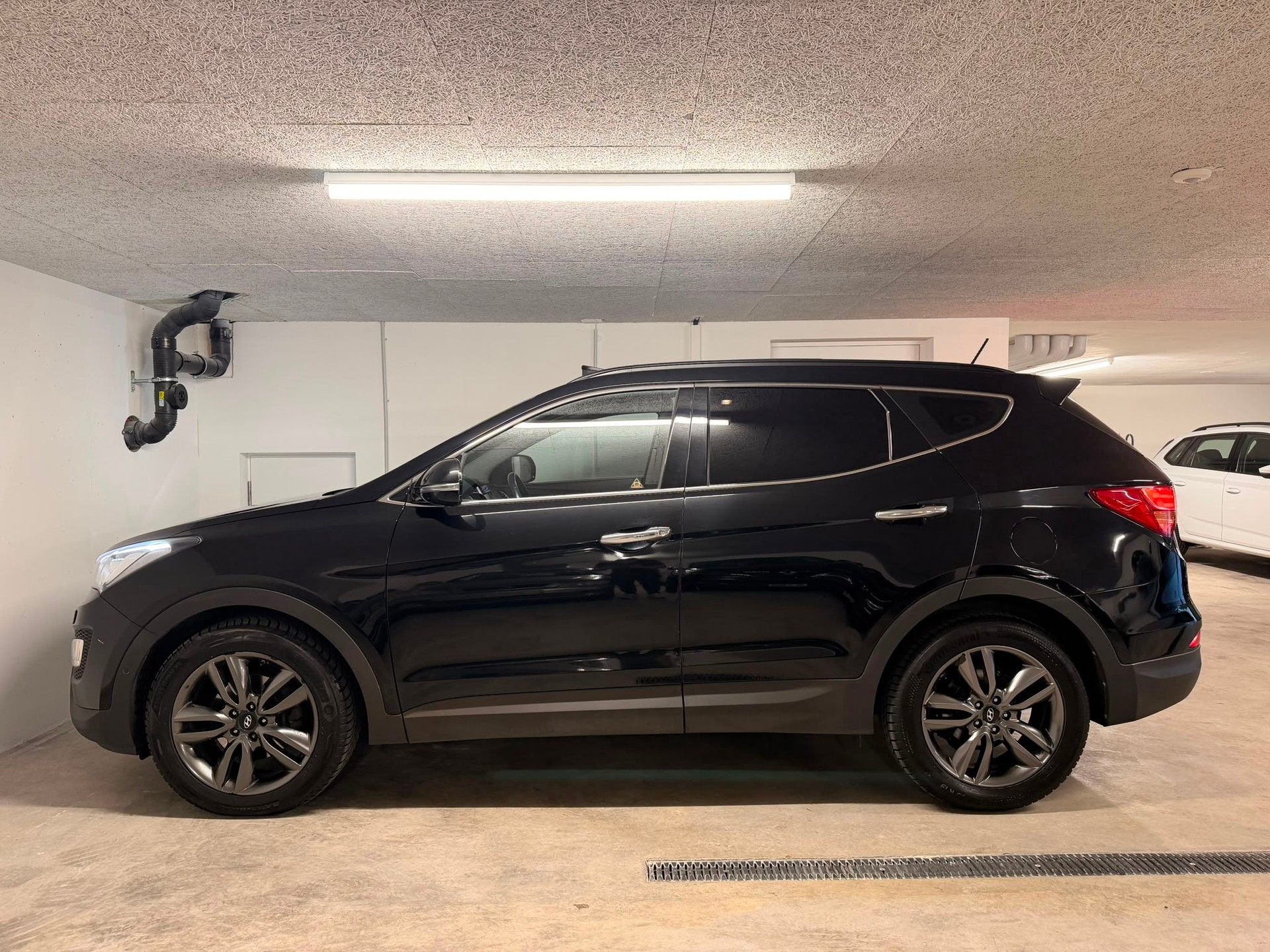 HYUNDAI Santa Fe 2.2 CRDI Style 4WD Automatic-image-3