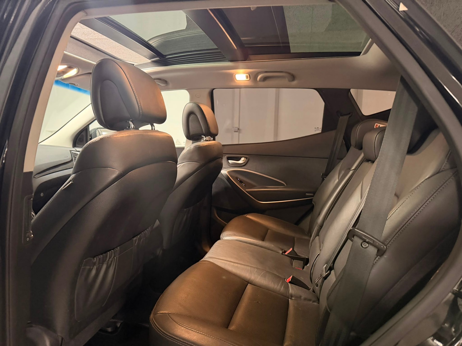 HYUNDAI Santa Fe 2.2 CRDI Style 4WD Automatic-image-10