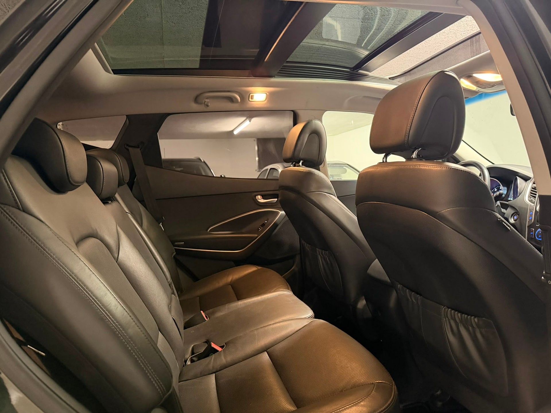HYUNDAI Santa Fe 2.2 CRDI Style 4WD Automatic-image-13