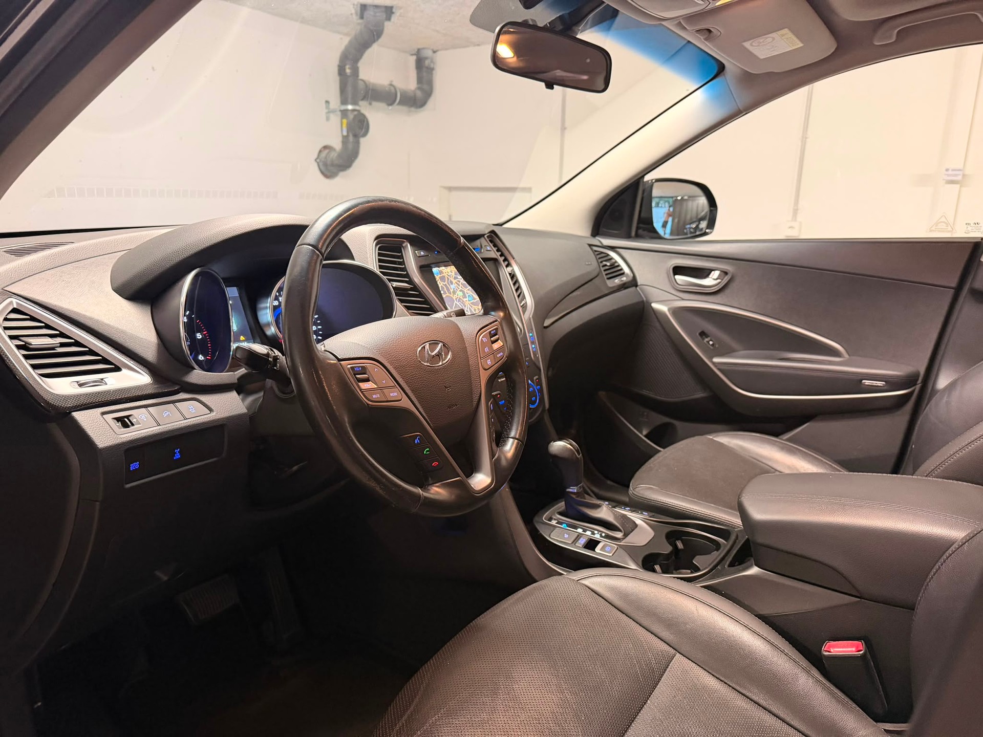 HYUNDAI Santa Fe 2.2 CRDI Style 4WD Automatic-image-9