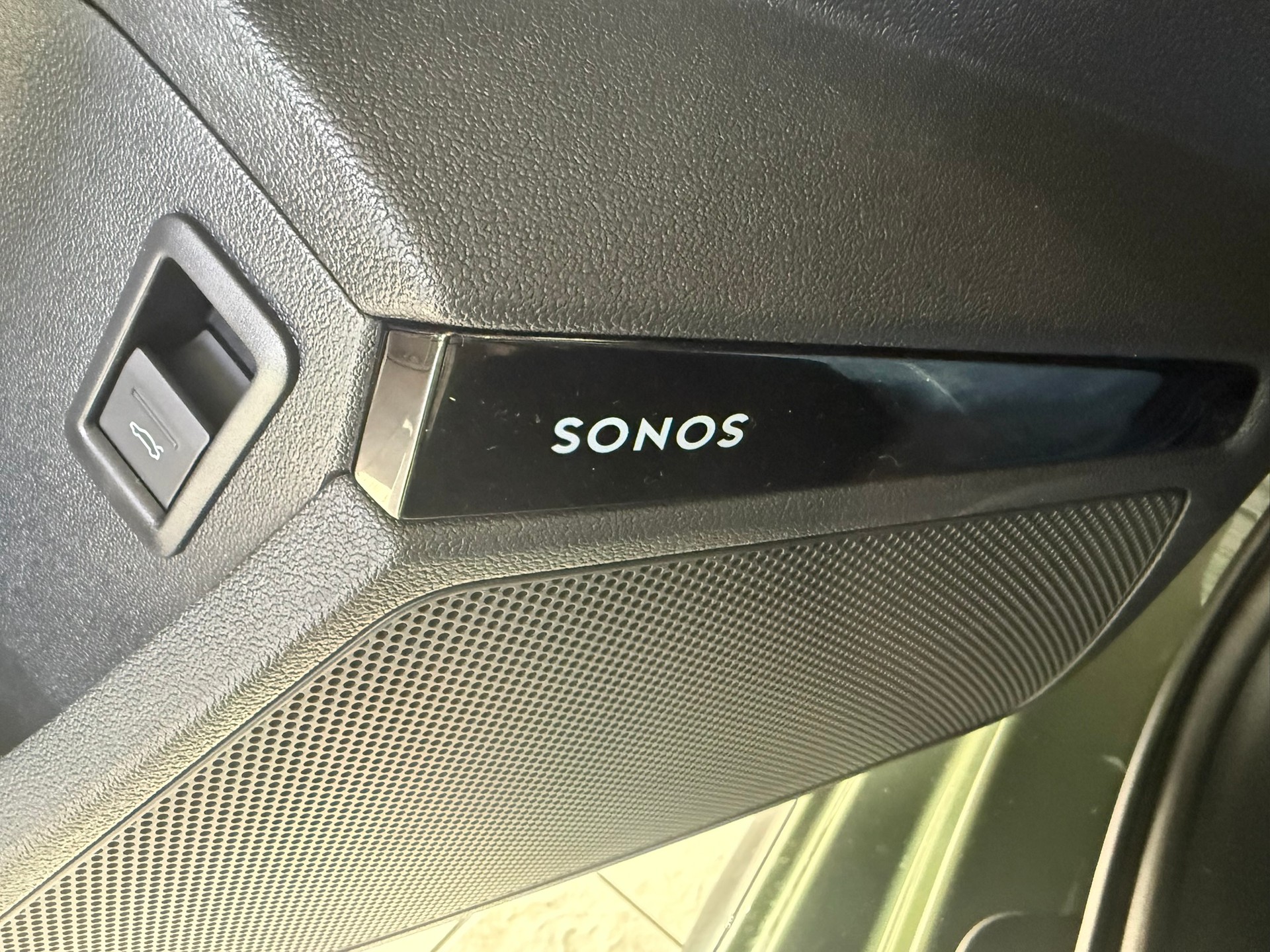 AUDI S3 Limousine TFSI quattro S-tronic, distriktgrün met.-image-27