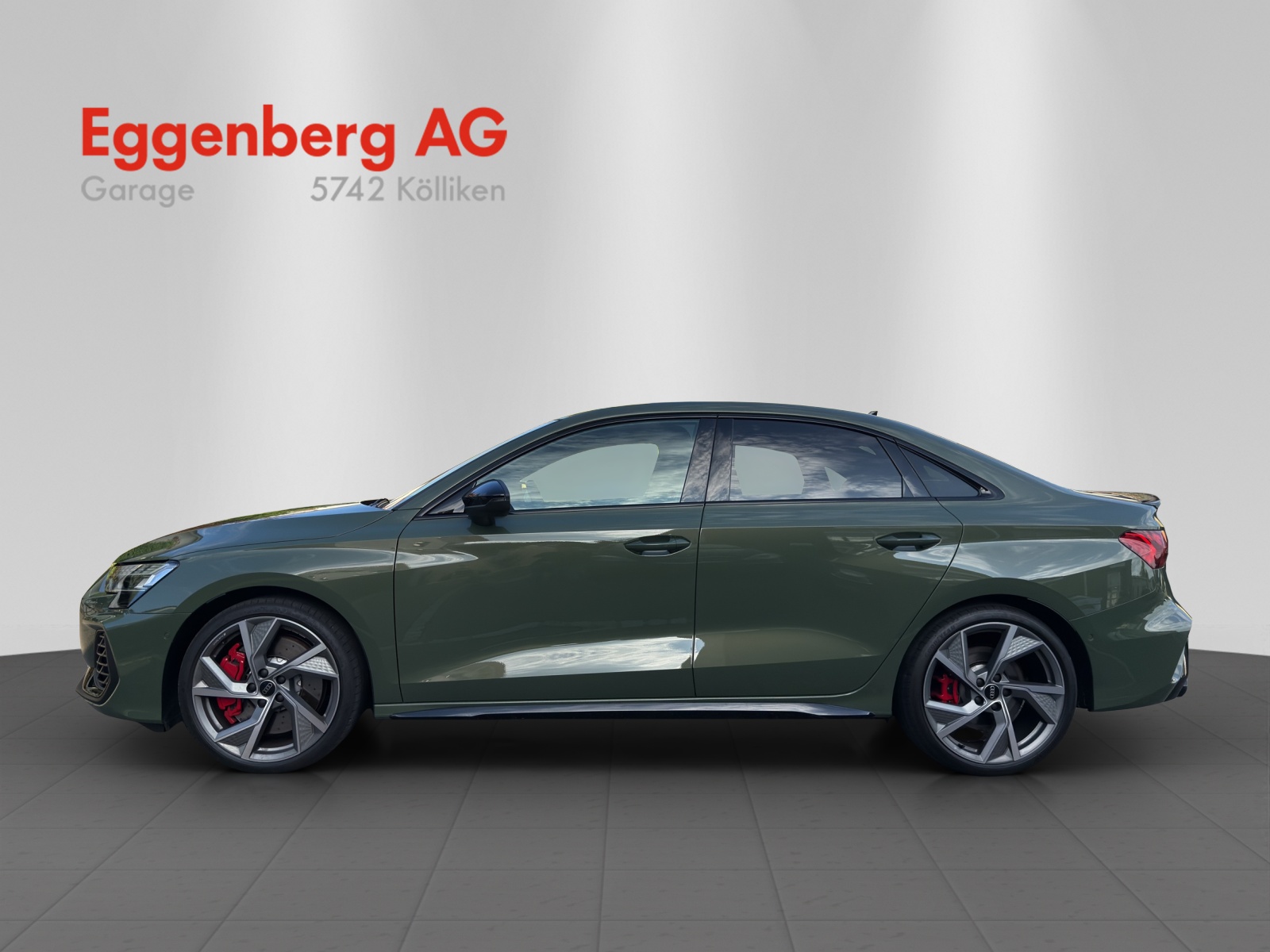 AUDI S3 Limousine TFSI quattro S-tronic, distriktgrün met.-image-1