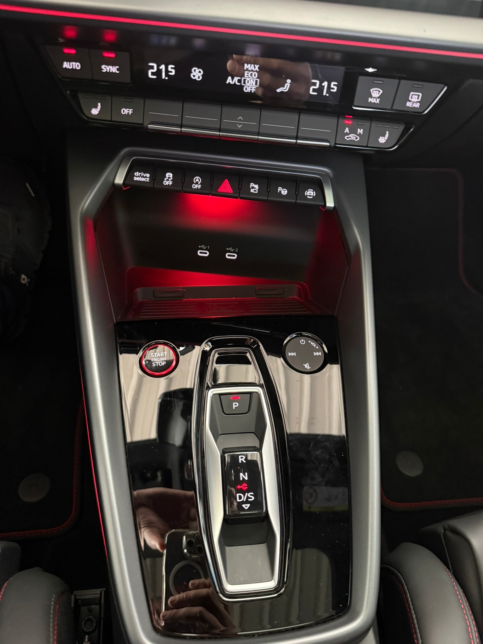AUDI S3 Limousine TFSI quattro S-tronic, distriktgrün met.-image-15