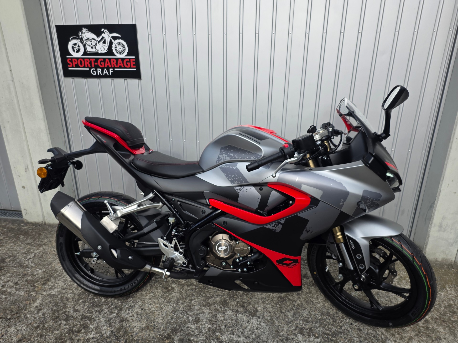QJ SRK 125 R-showroom-element-1