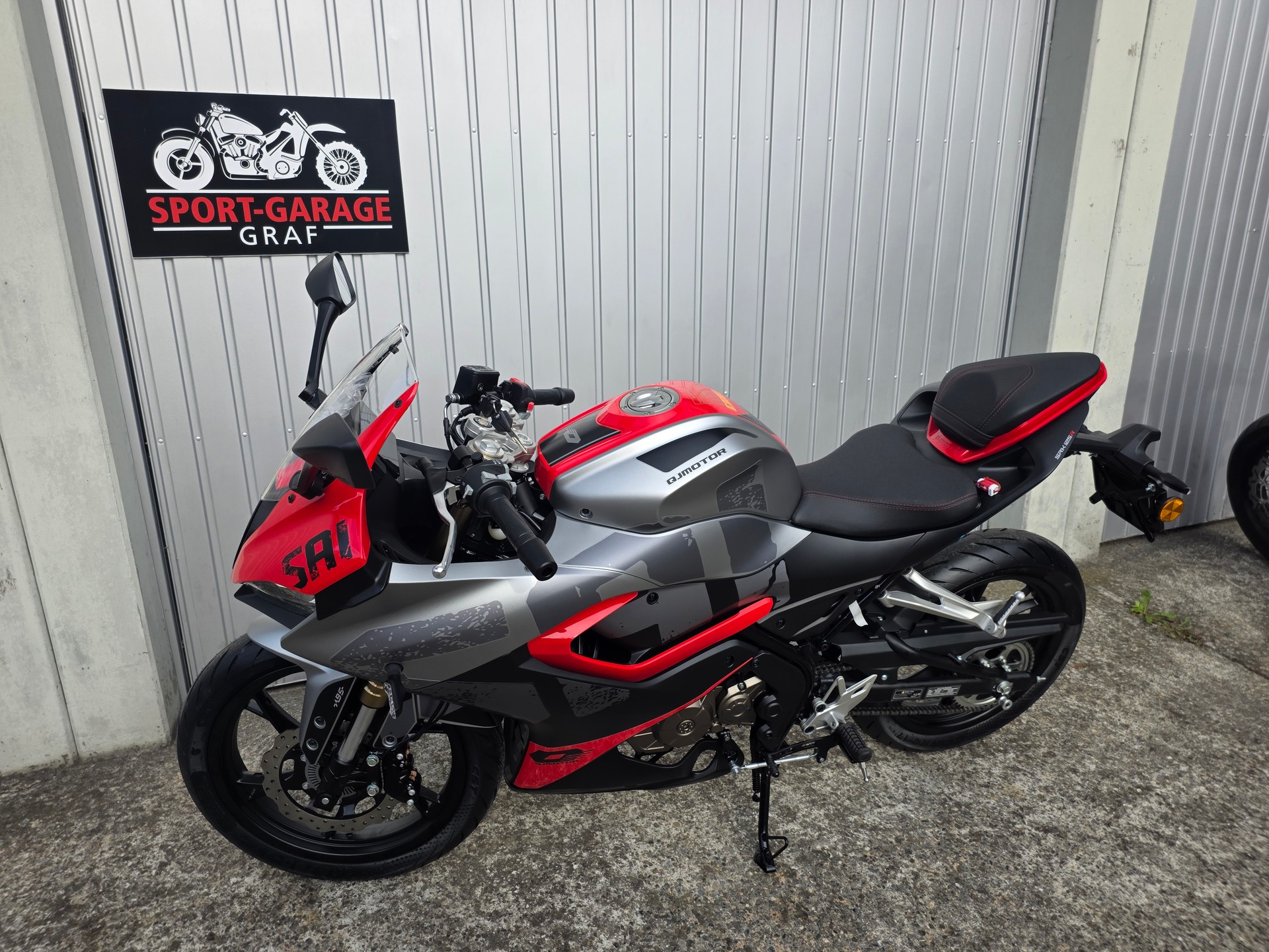 QJ SRK 125 R-showroom-element-3