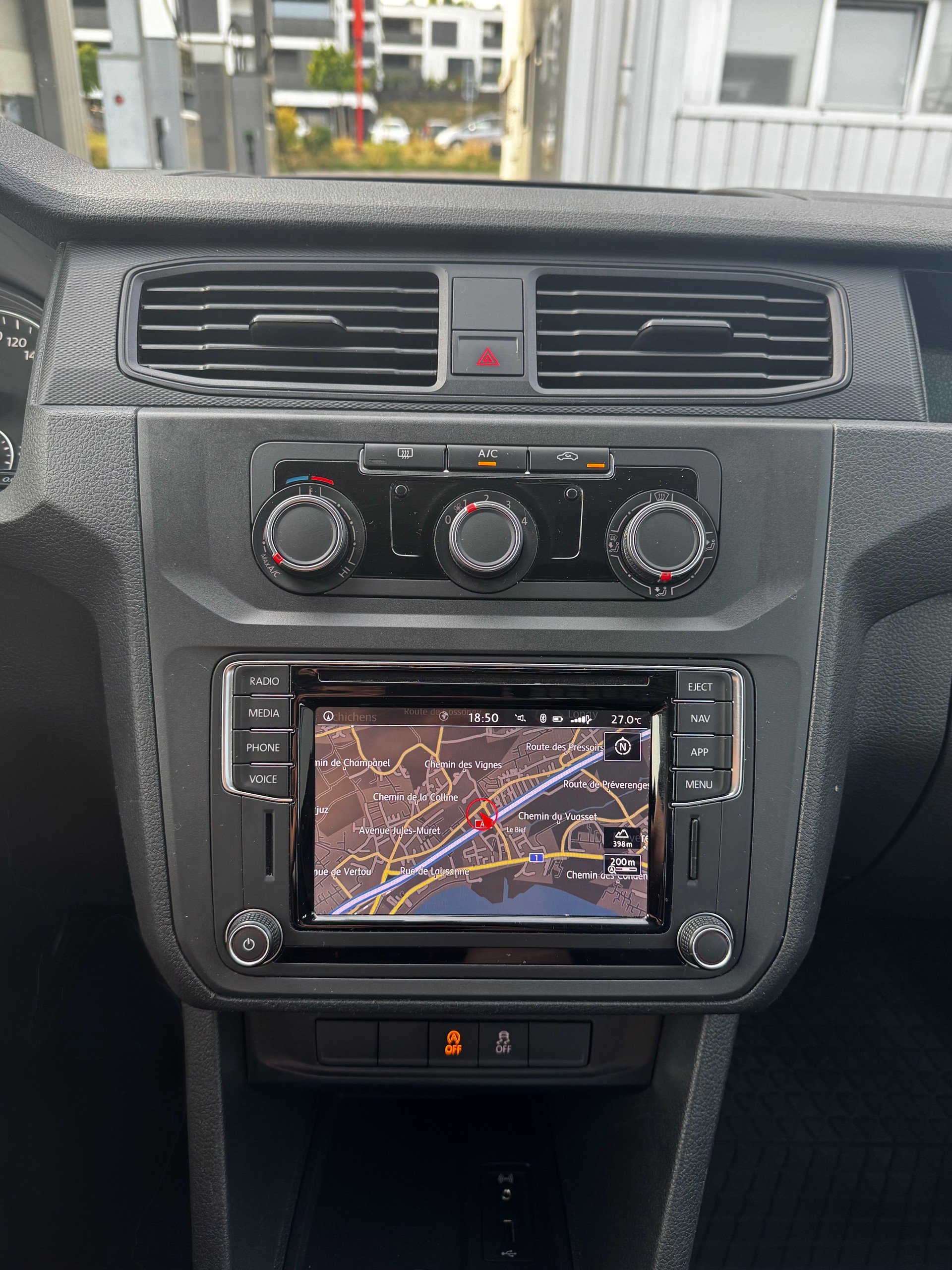VW Caddy Maxi 2.0TDI BlueMotion Technology-image-12