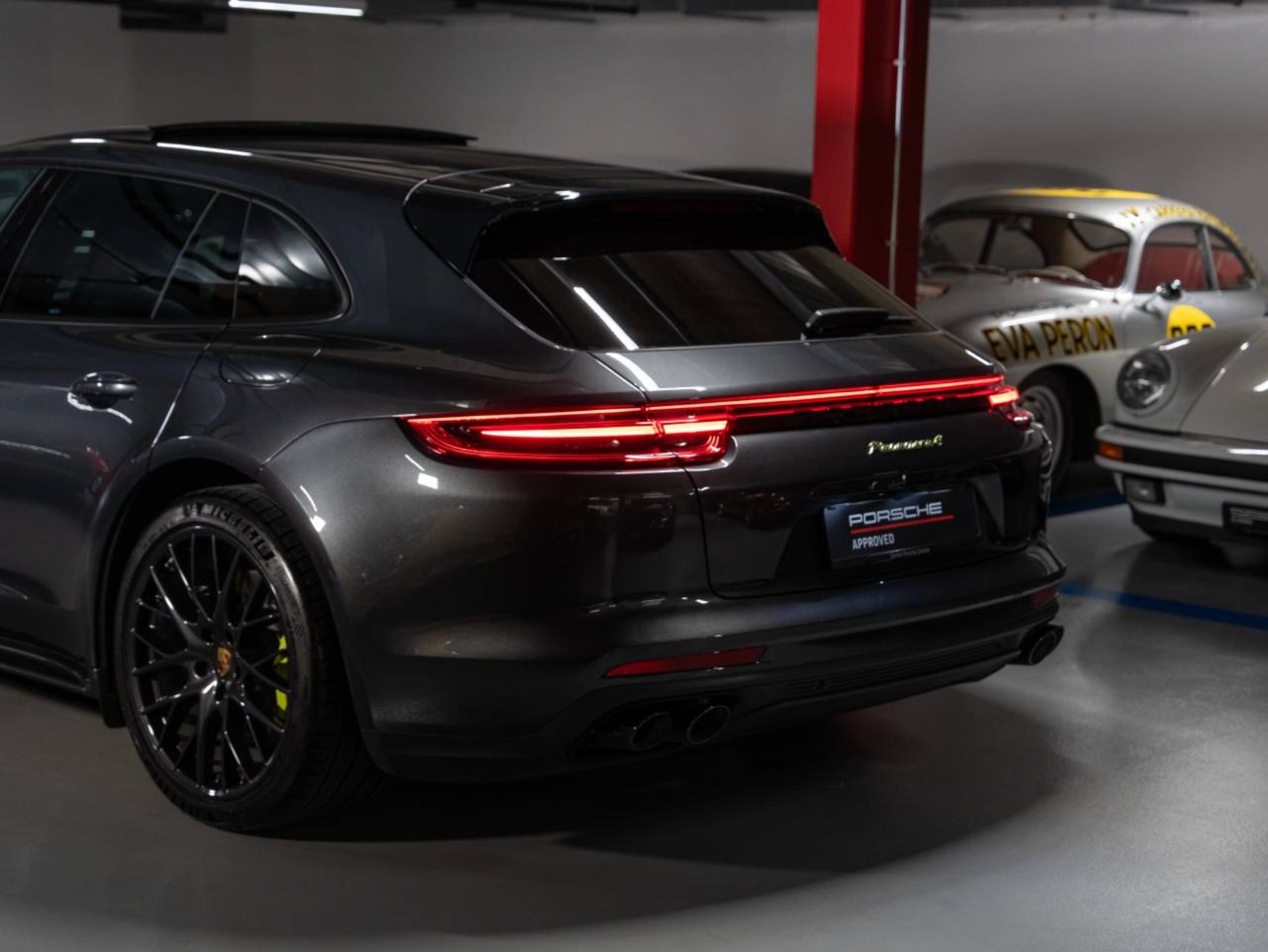 PORSCHE Panamera 4 E-Hybrid Sport Turismo-image-26