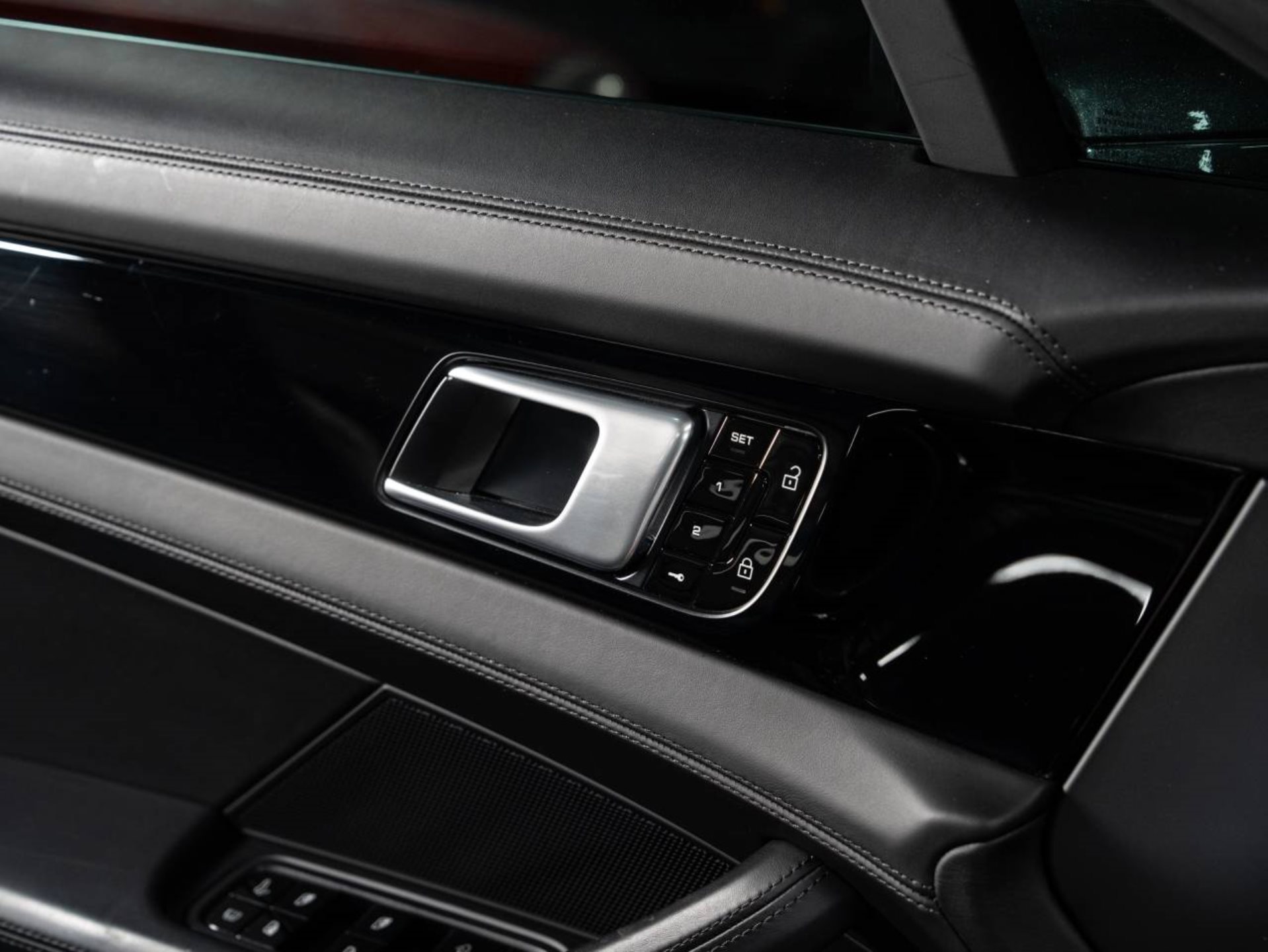 PORSCHE Panamera 4 E-Hybrid Sport Turismo-image-16