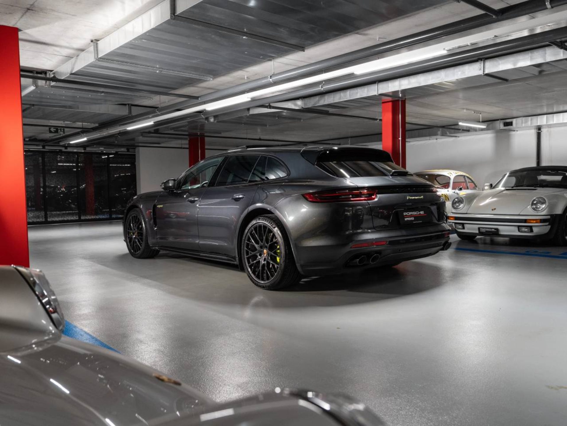 PORSCHE Panamera 4 E-Hybrid Sport Turismo-showroom-element-2