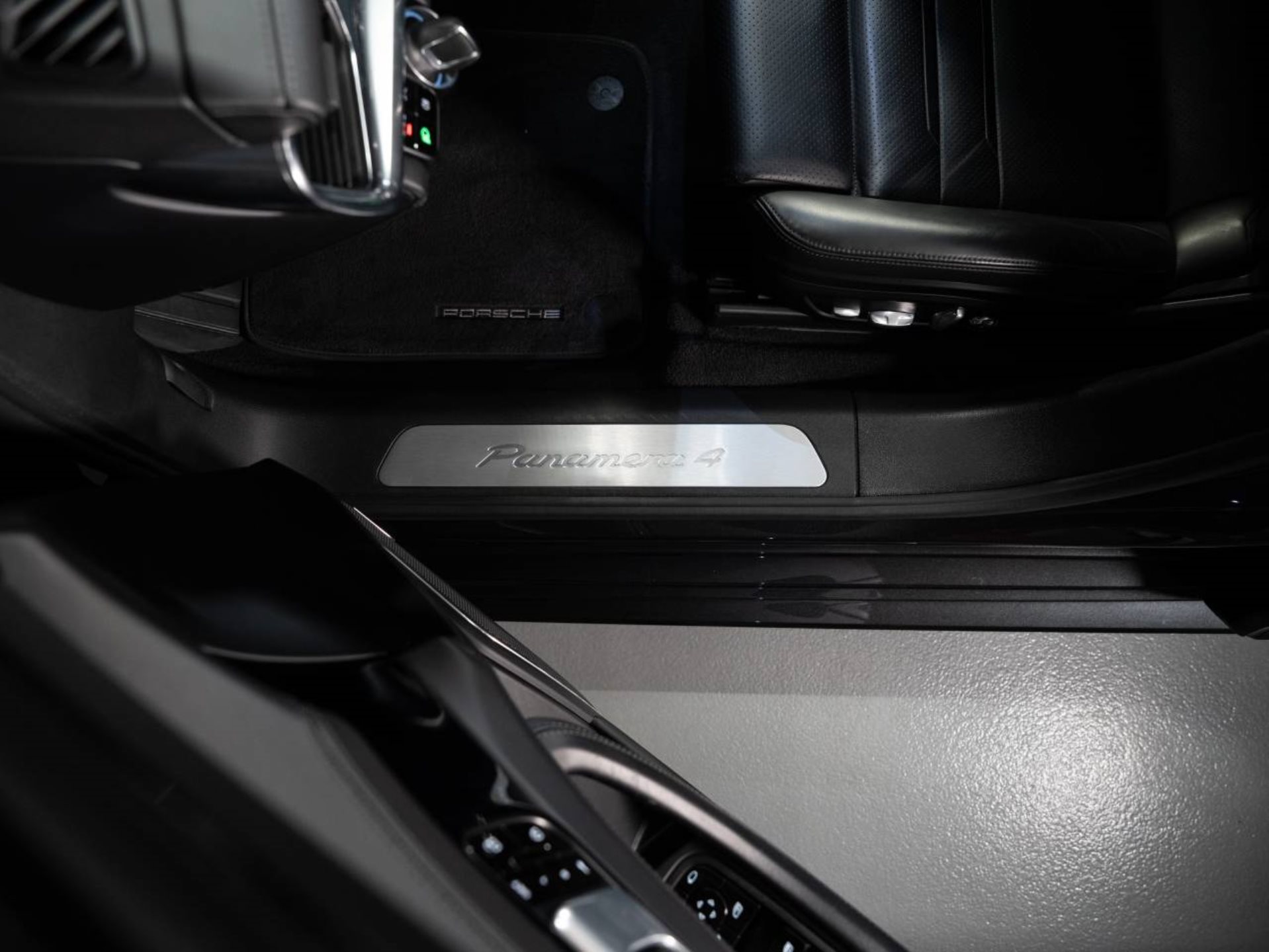 PORSCHE Panamera 4 E-Hybrid Sport Turismo-image-22