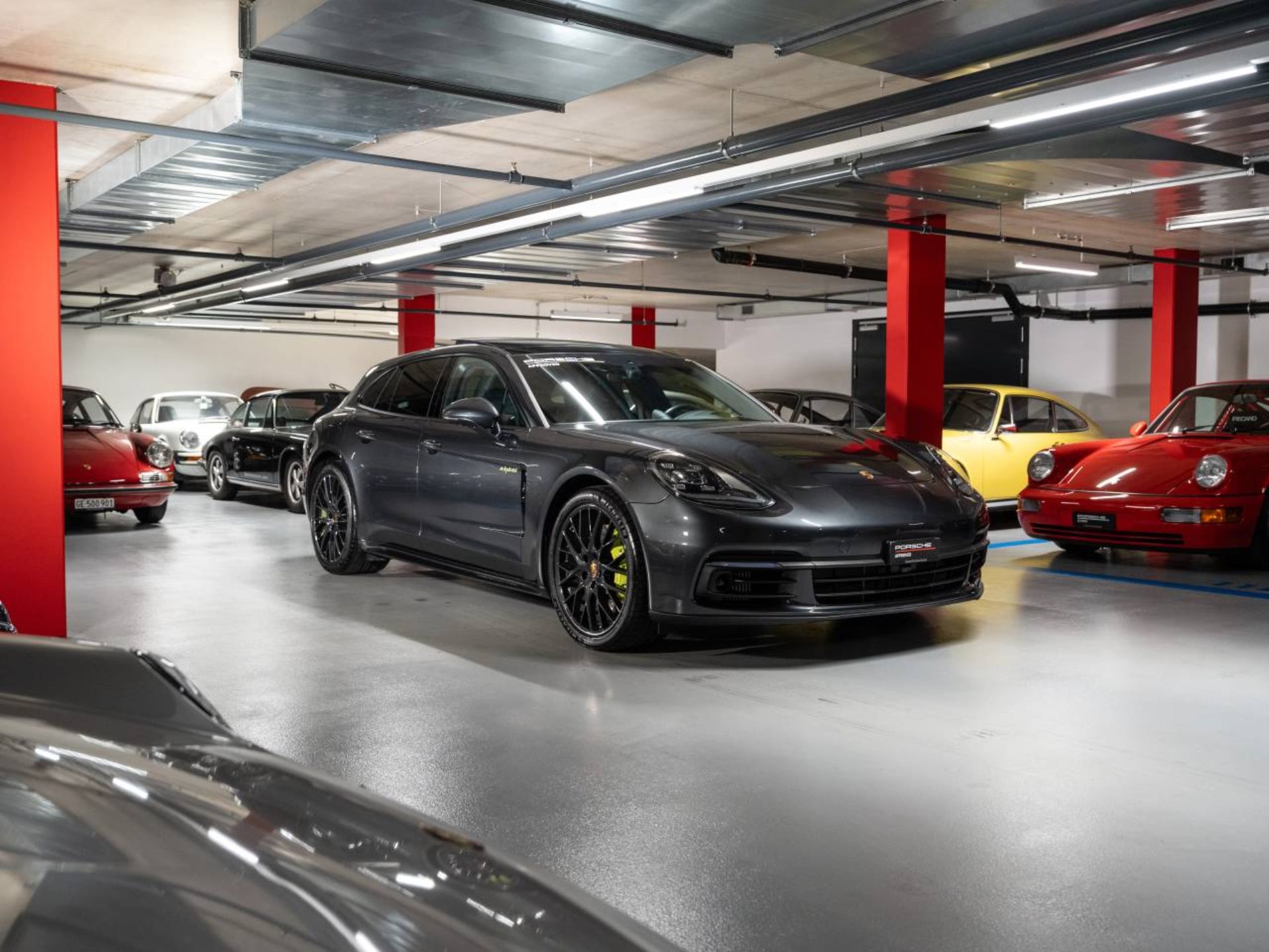 PORSCHE Panamera 4 E-Hybrid Sport Turismo-image-5