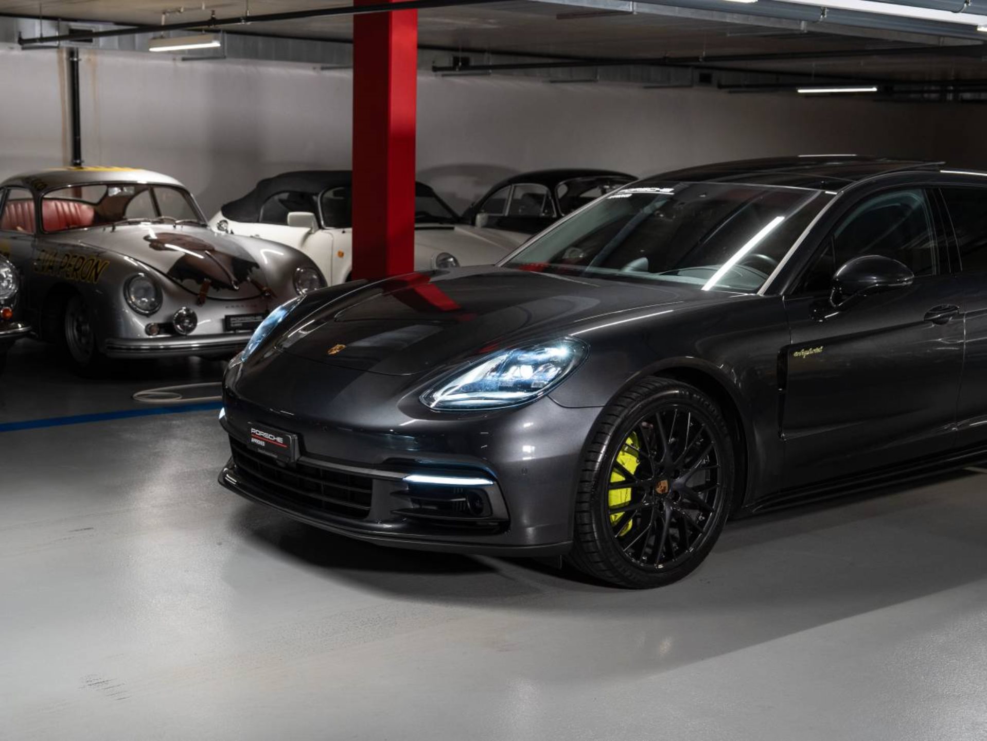 PORSCHE Panamera 4 E-Hybrid Sport Turismo-image-24