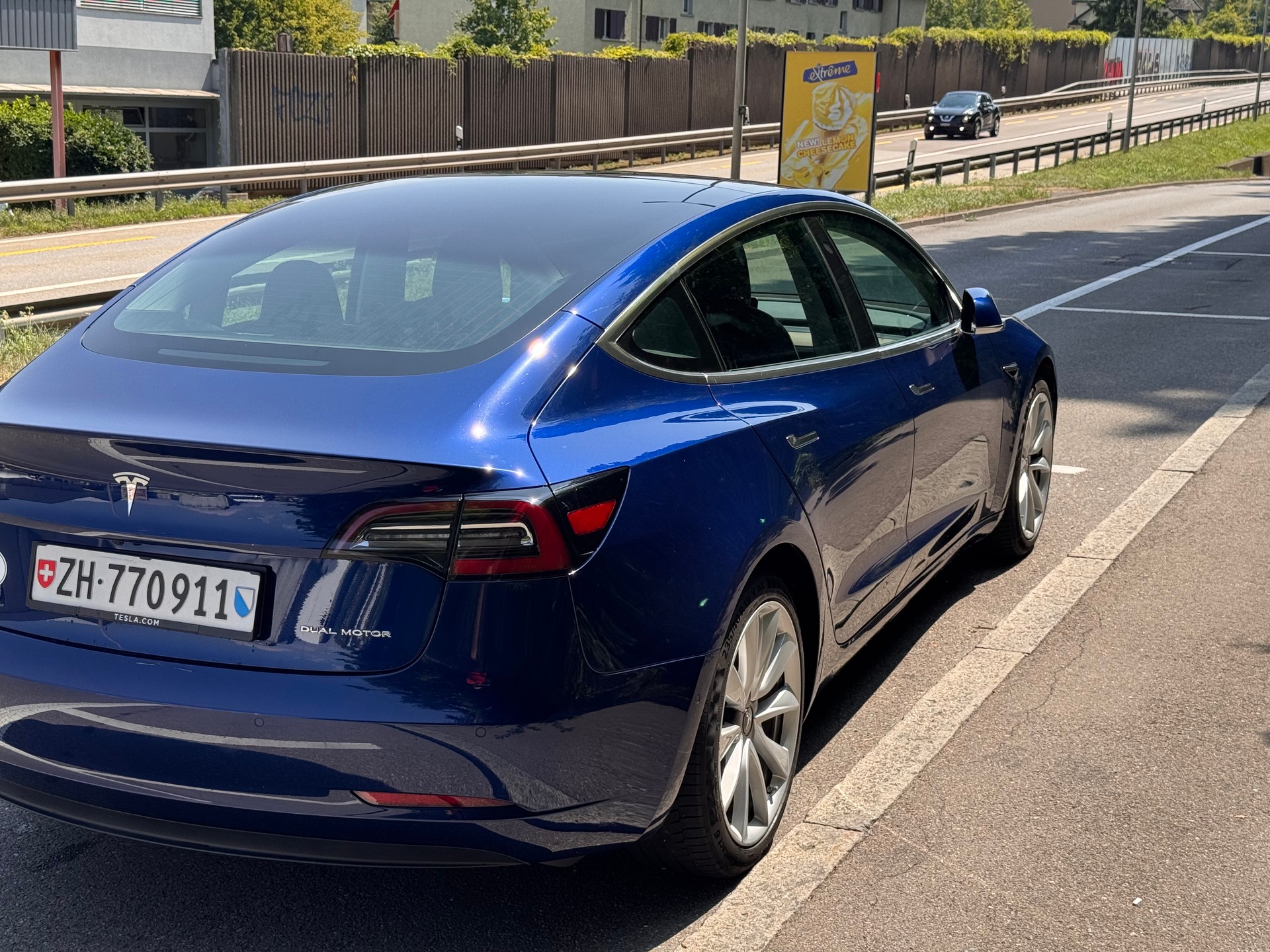 TESLA Long Range Dual Motor-image-4