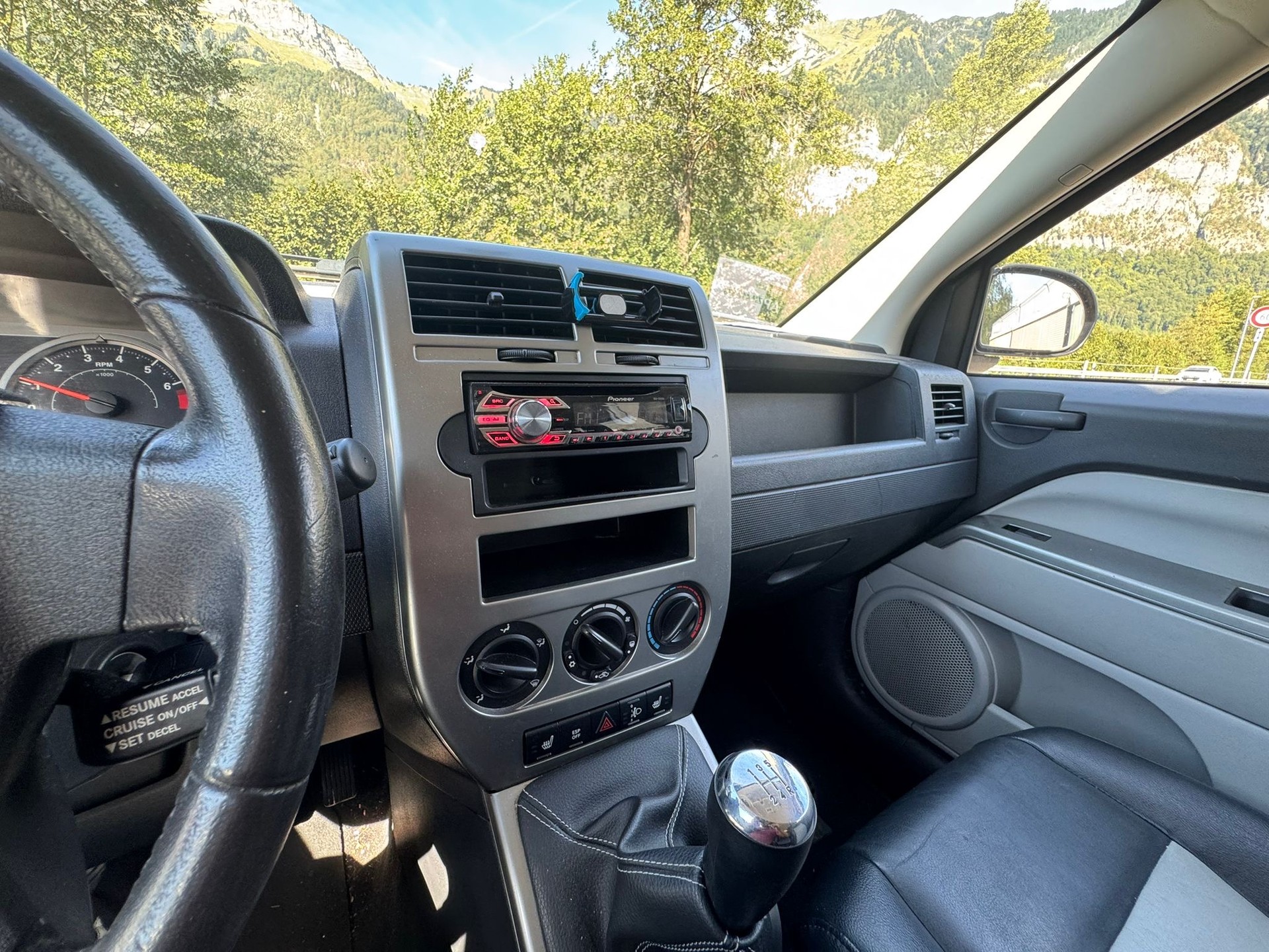 JEEP Compass 2.4 Limited-image-8