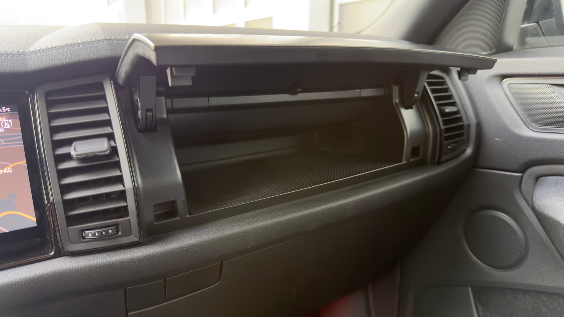 SKODA Kodiaq 2.0 TSI Sportline DSG-image-14