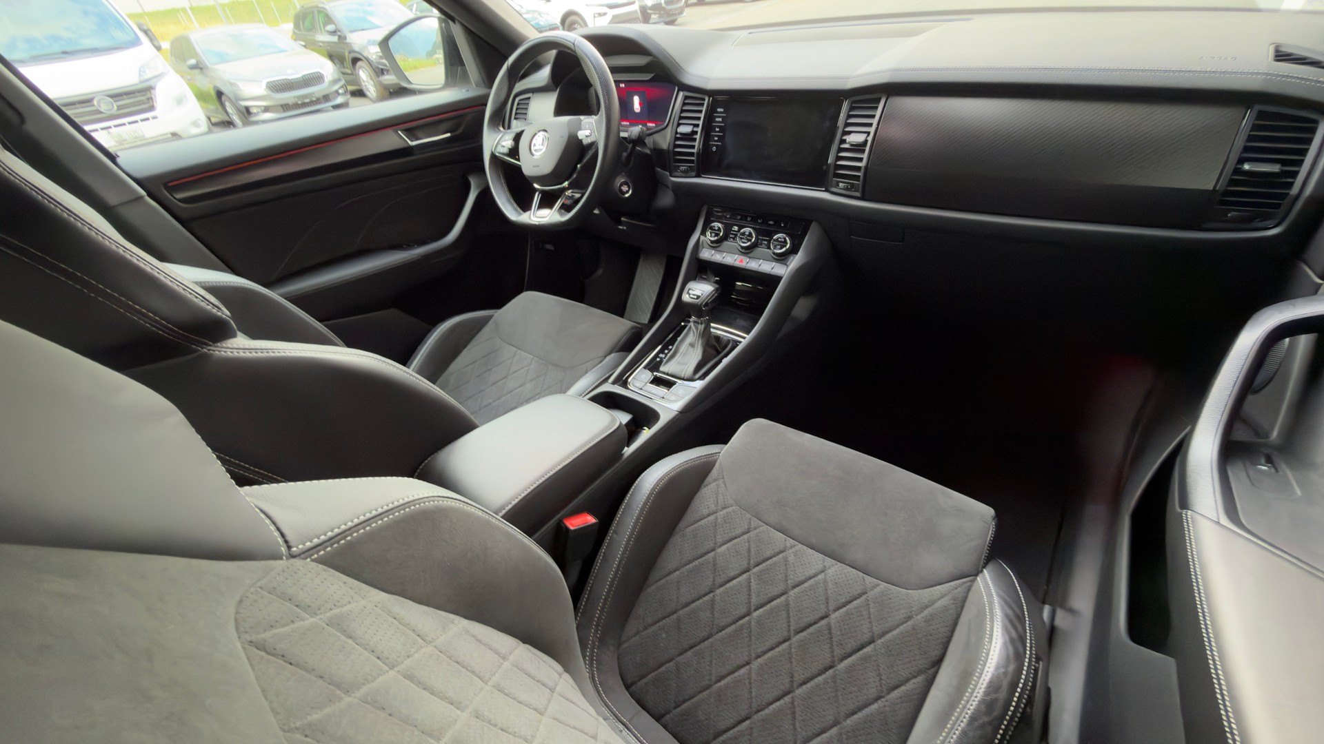 SKODA Kodiaq 2.0 TSI Sportline DSG-image-8