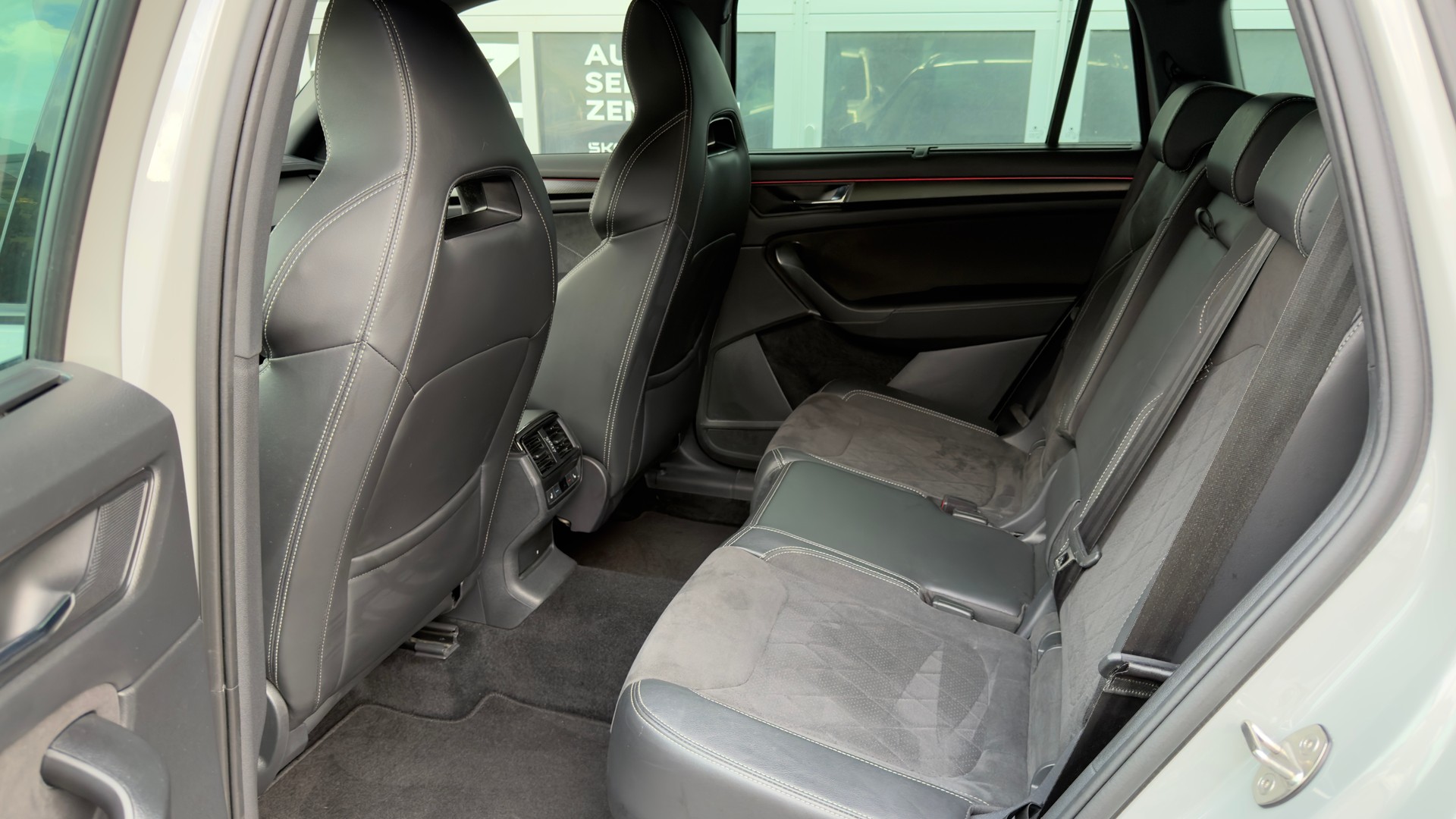 SKODA Kodiaq 2.0 TSI Sportline DSG-image-5