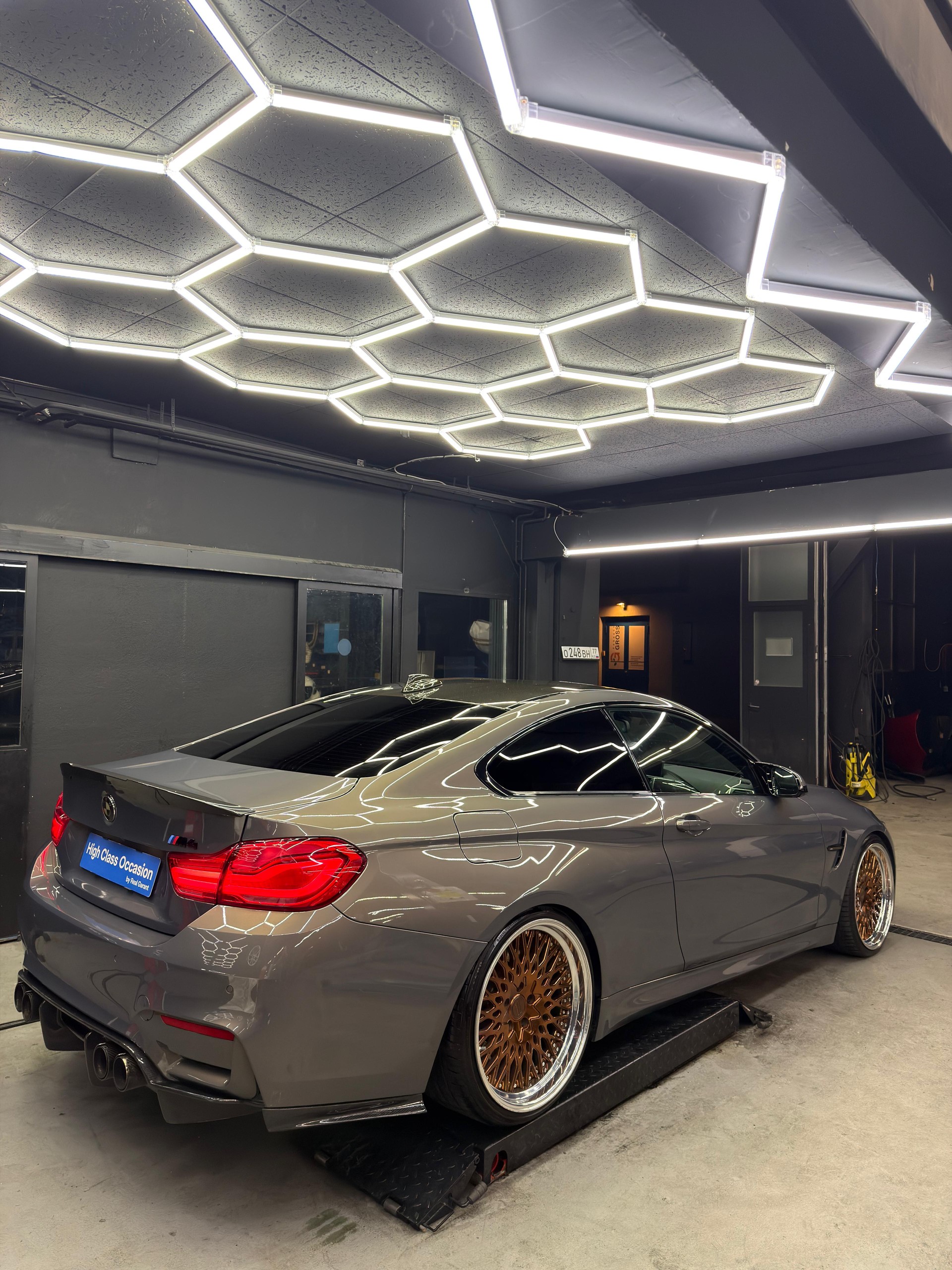 BMW M4 Coupé Competition DKG-showroom-element-1