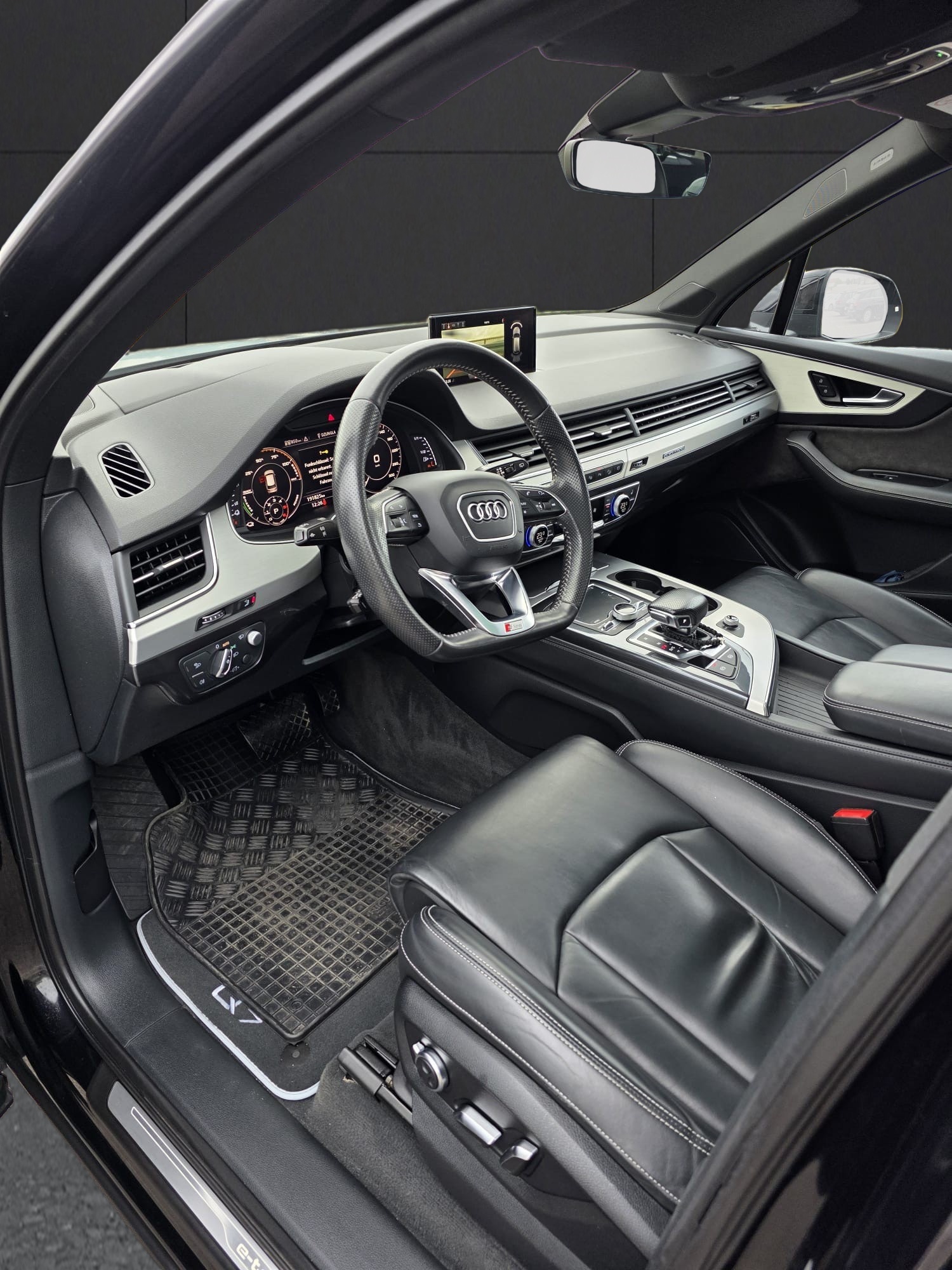 AUDI Q7 e-tron 3.0 TDI quattro tiptronic *VOLL**AHK-3.5T*-image-14
