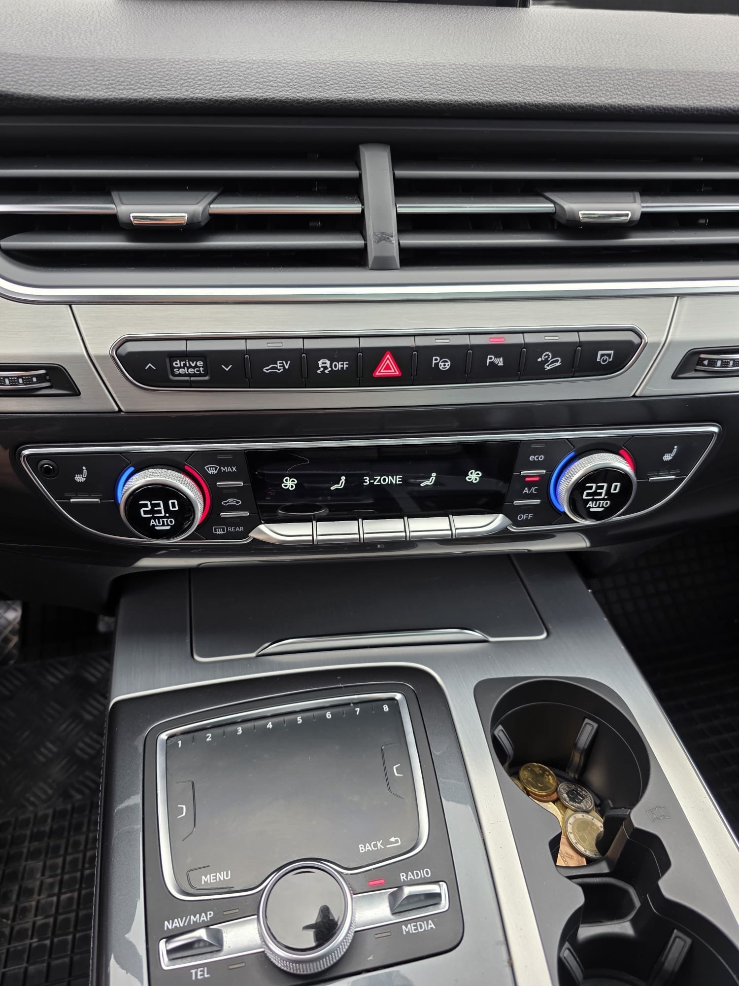 AUDI Q7 e-tron 3.0 TDI quattro tiptronic *VOLL**AHK-3.5T*-image-16