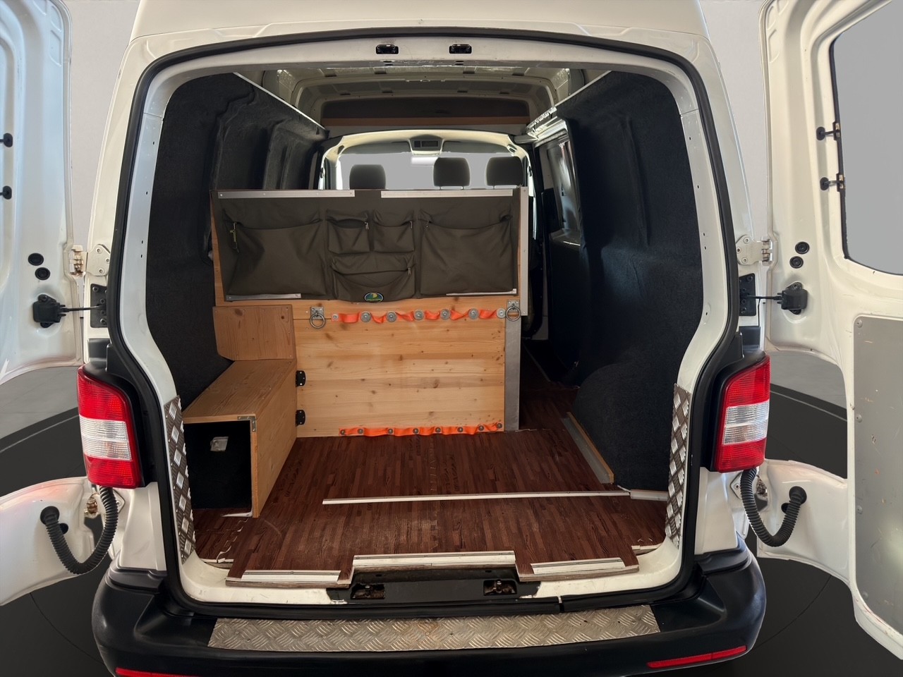 VW T5 2.0 TDI 4x4 Camper Hochdach-image-15