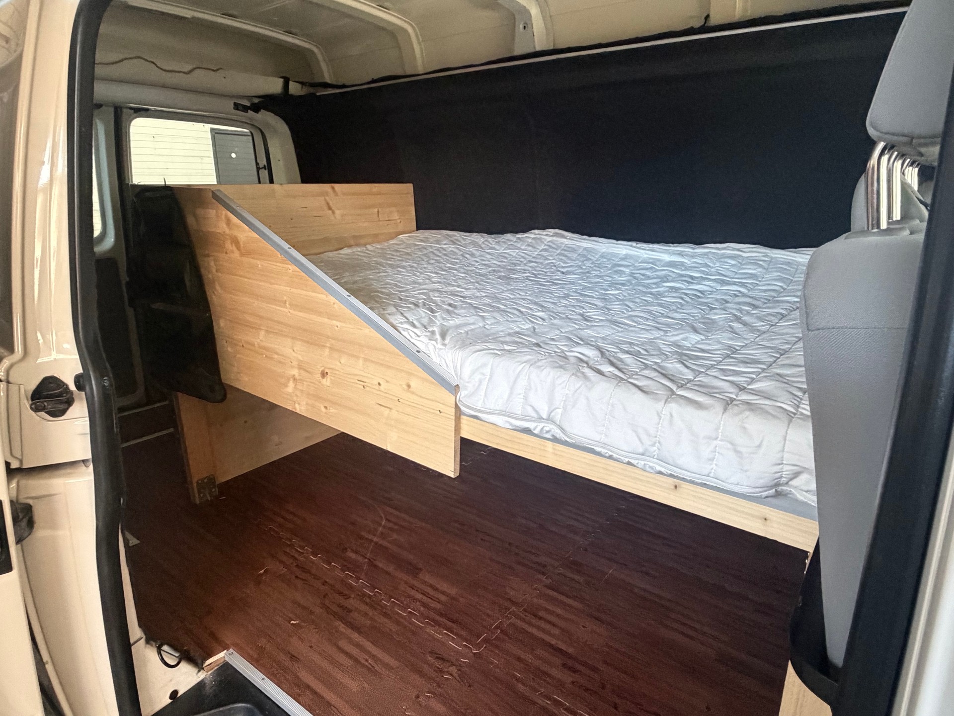 VW T5 2.0 TDI 4x4 Camper Hochdach-image-9