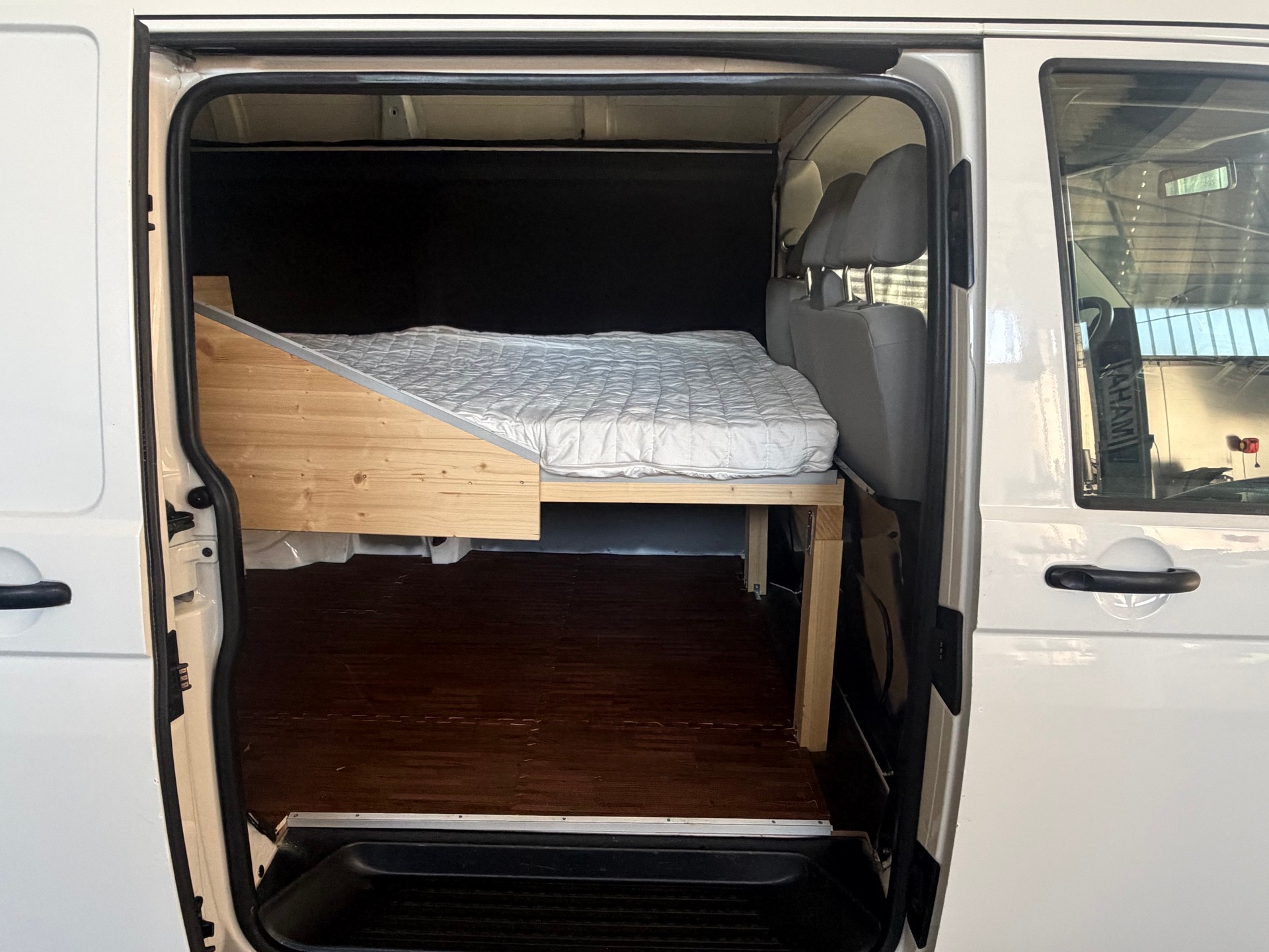 VW T5 2.0 TDI 4x4 Camper Hochdach-image-10