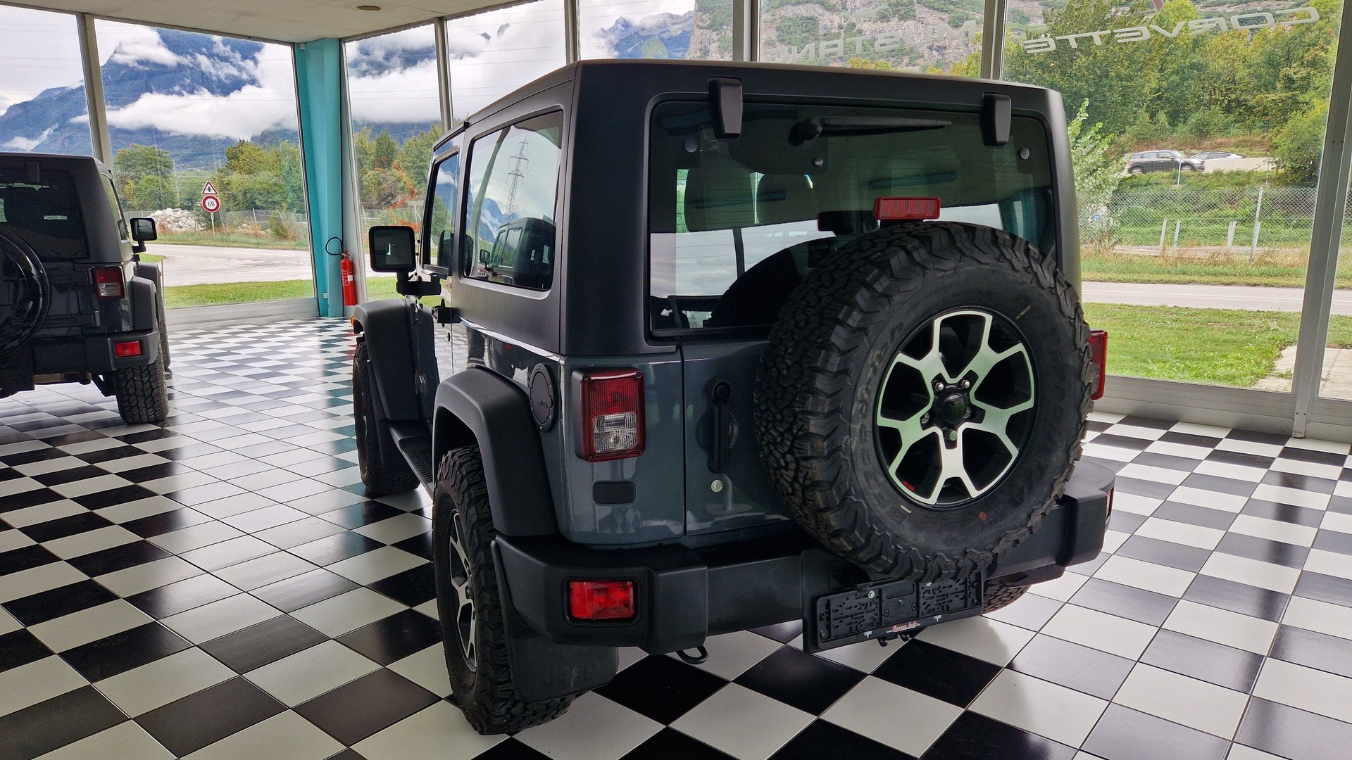 JEEP Wrangler 2.8 CRD Sport Automatic softtop-image-5
