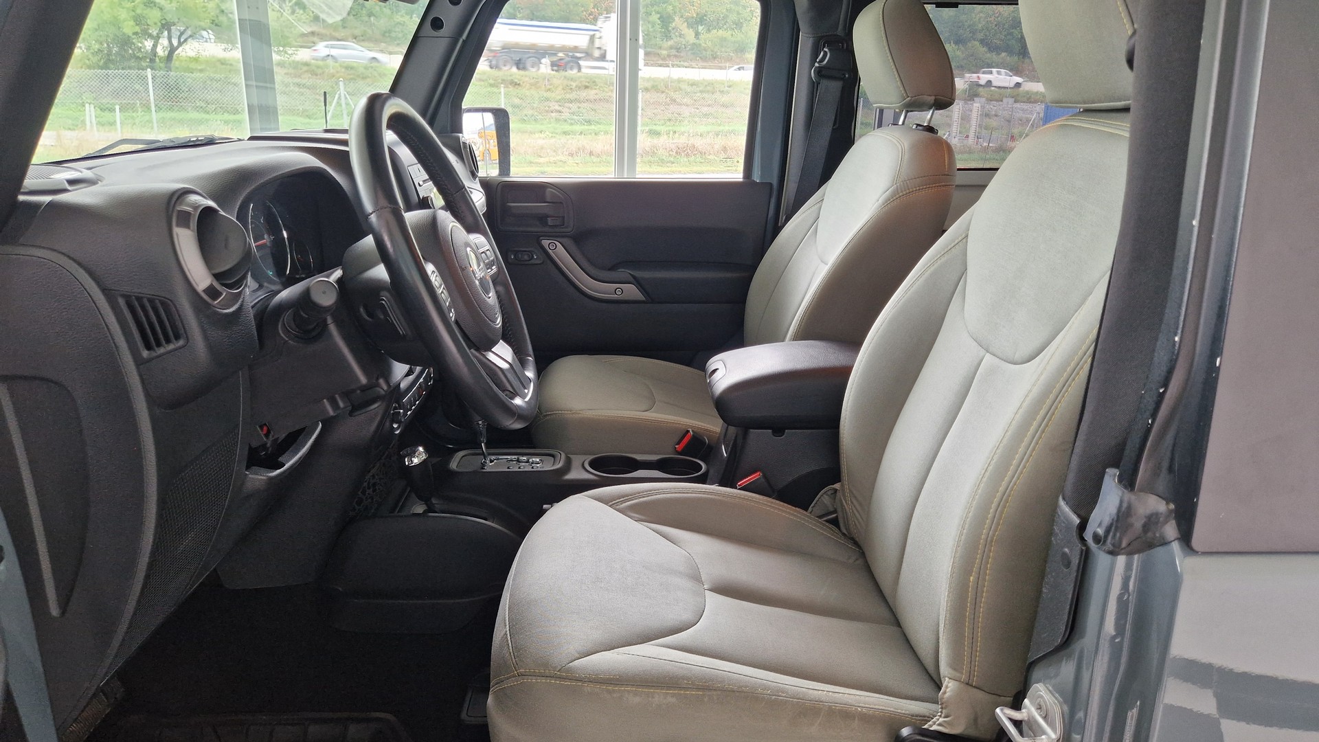 JEEP Wrangler 2.8 CRD Sport Automatic softtop-image-7