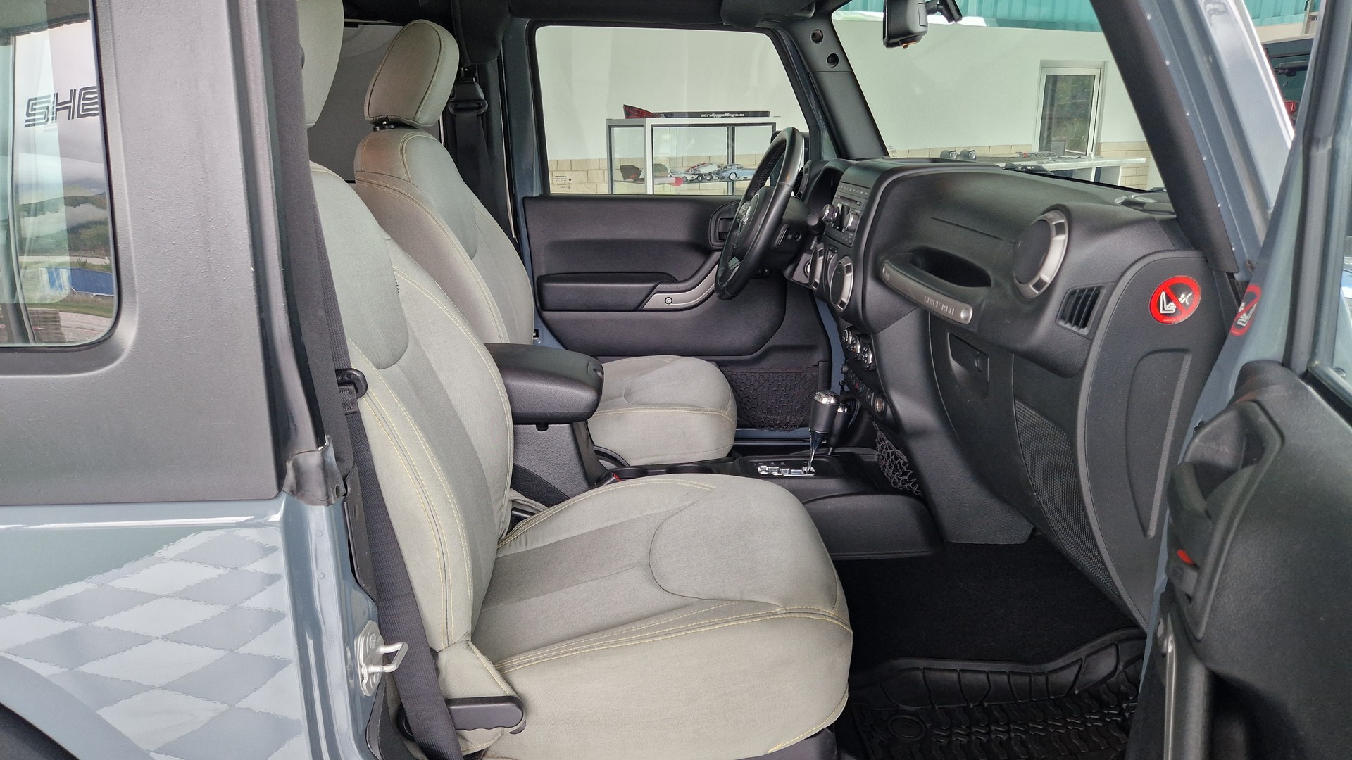 JEEP Wrangler 2.8 CRD Sport Automatic softtop-image-8